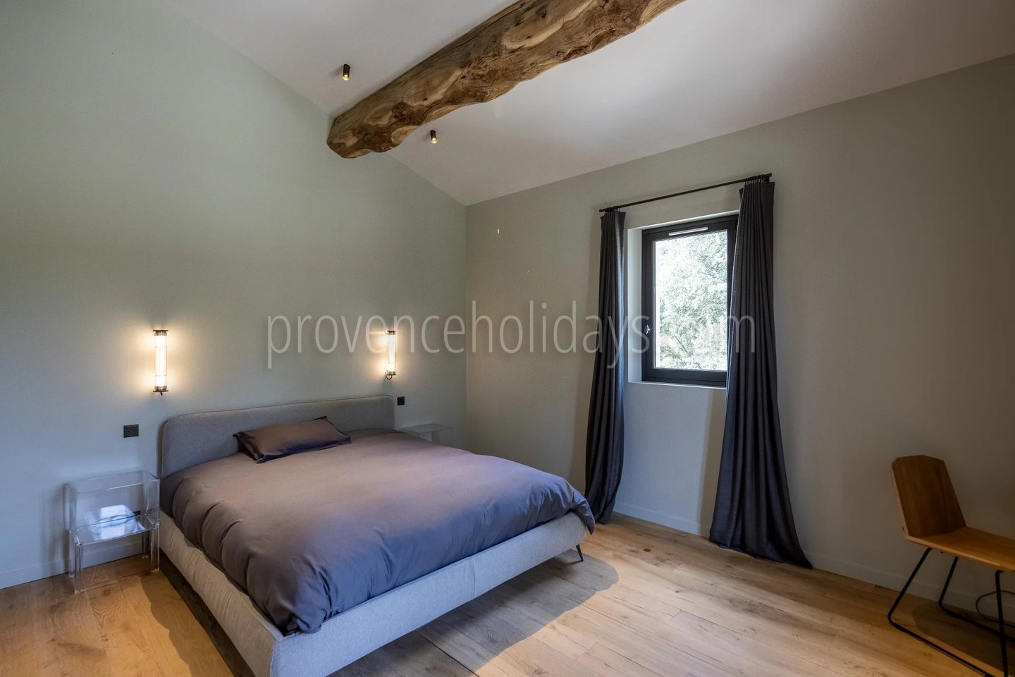 23 - Le Loup des Alpilles: Villa: Bedroom