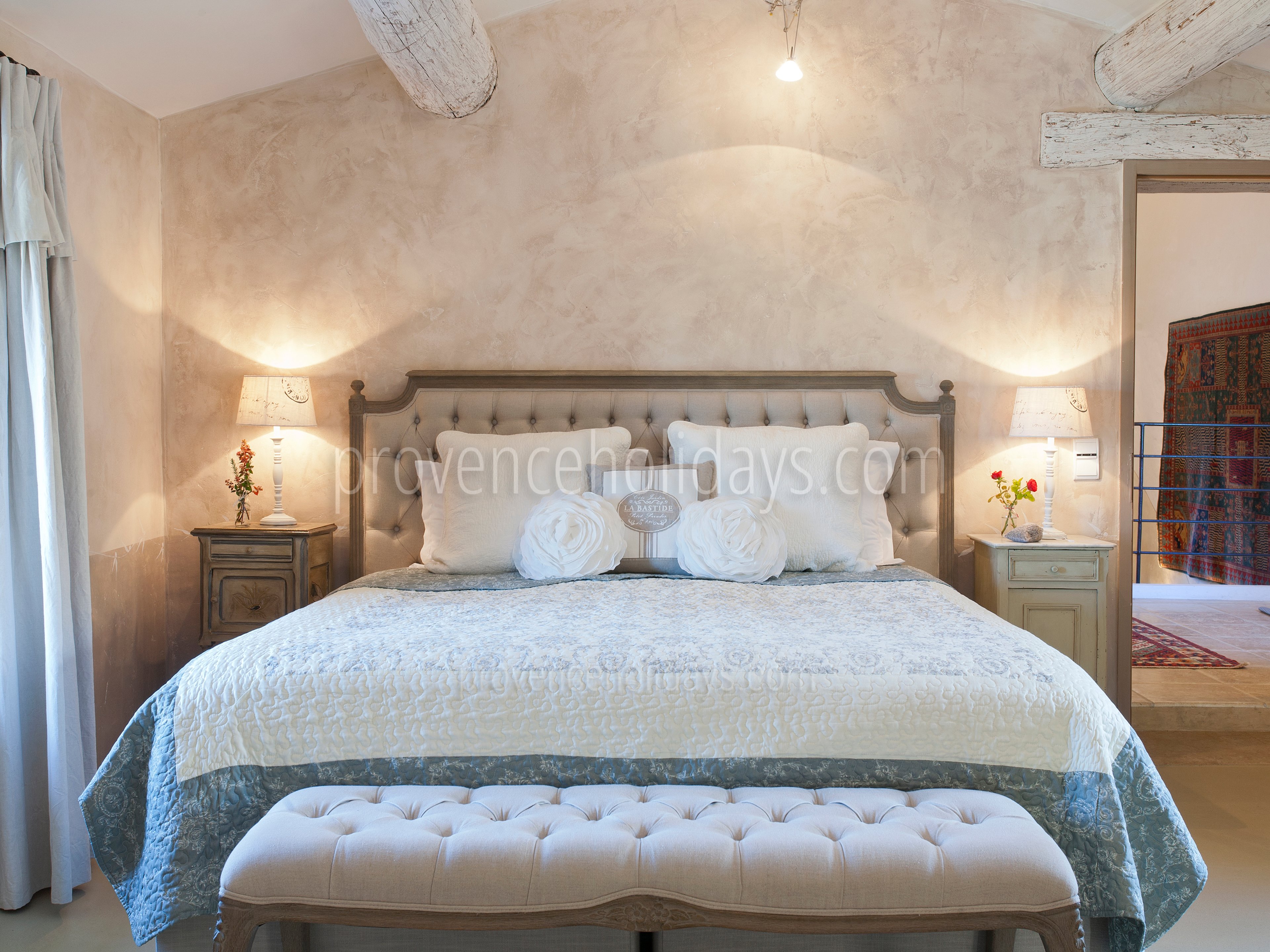 31 - Mas Bonnieux: Villa: Bedroom