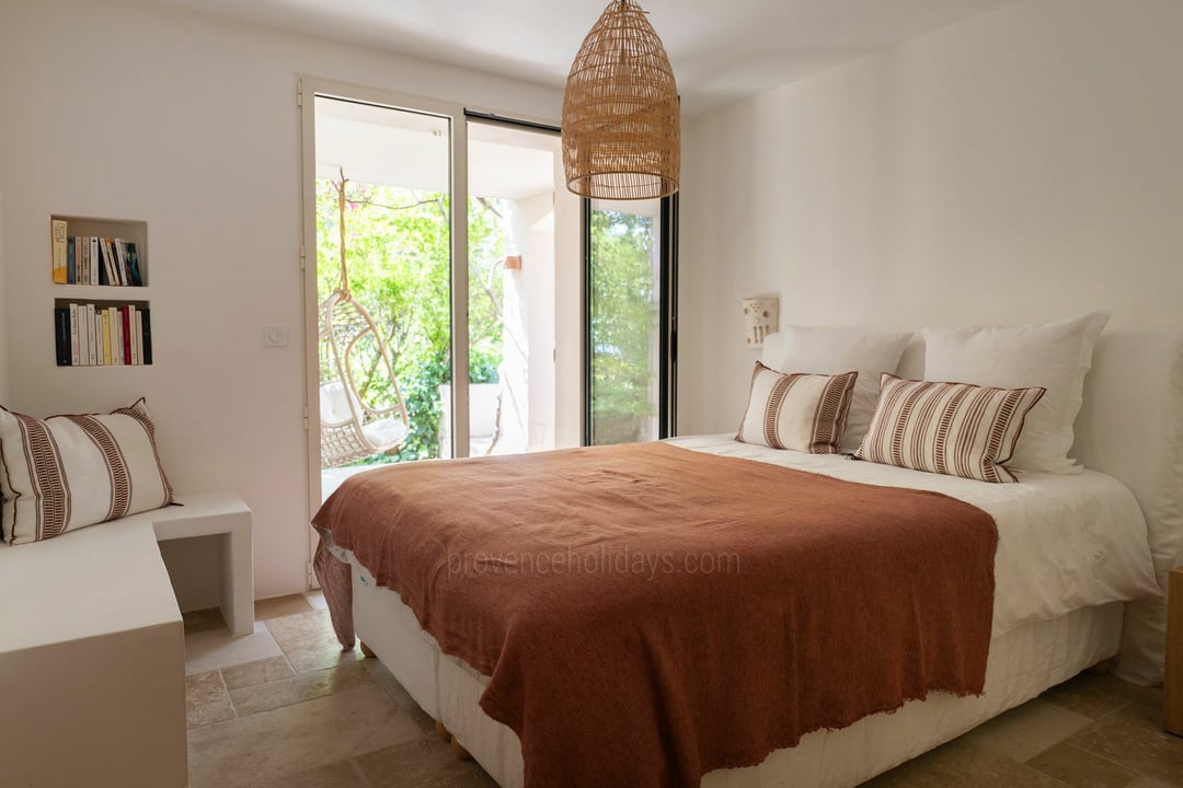 28 - Villa Luna: Villa: Bedroom