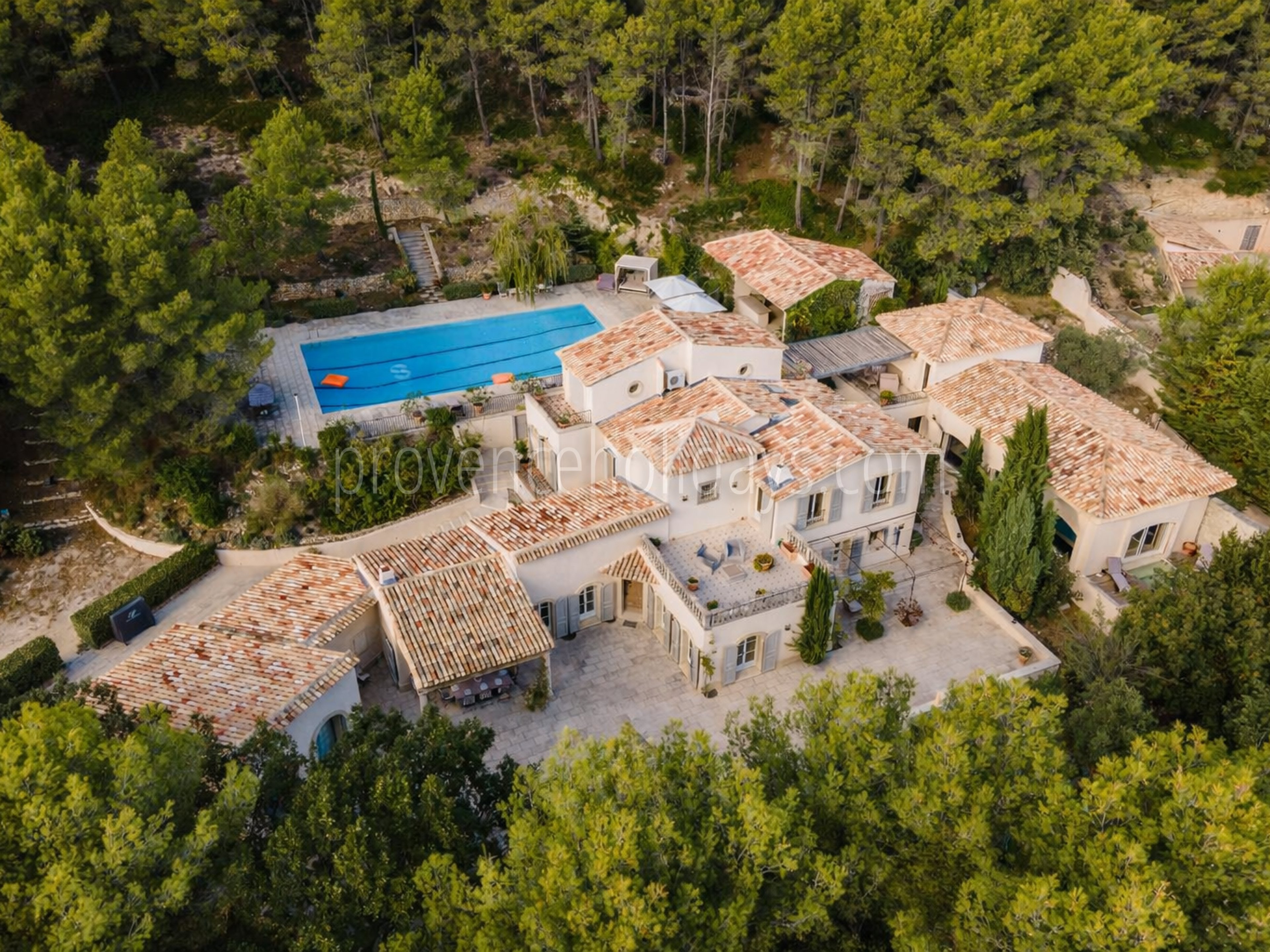 44 - Domaine de la Tour: Villa: Exterior