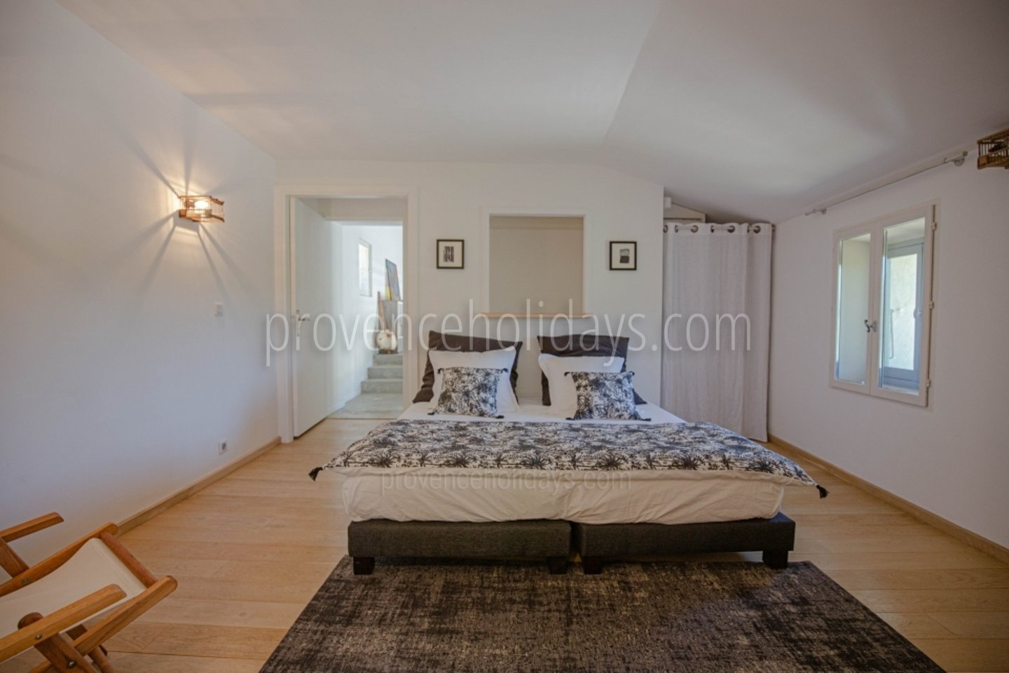 30 - Villa Beaumes: Villa: Interior