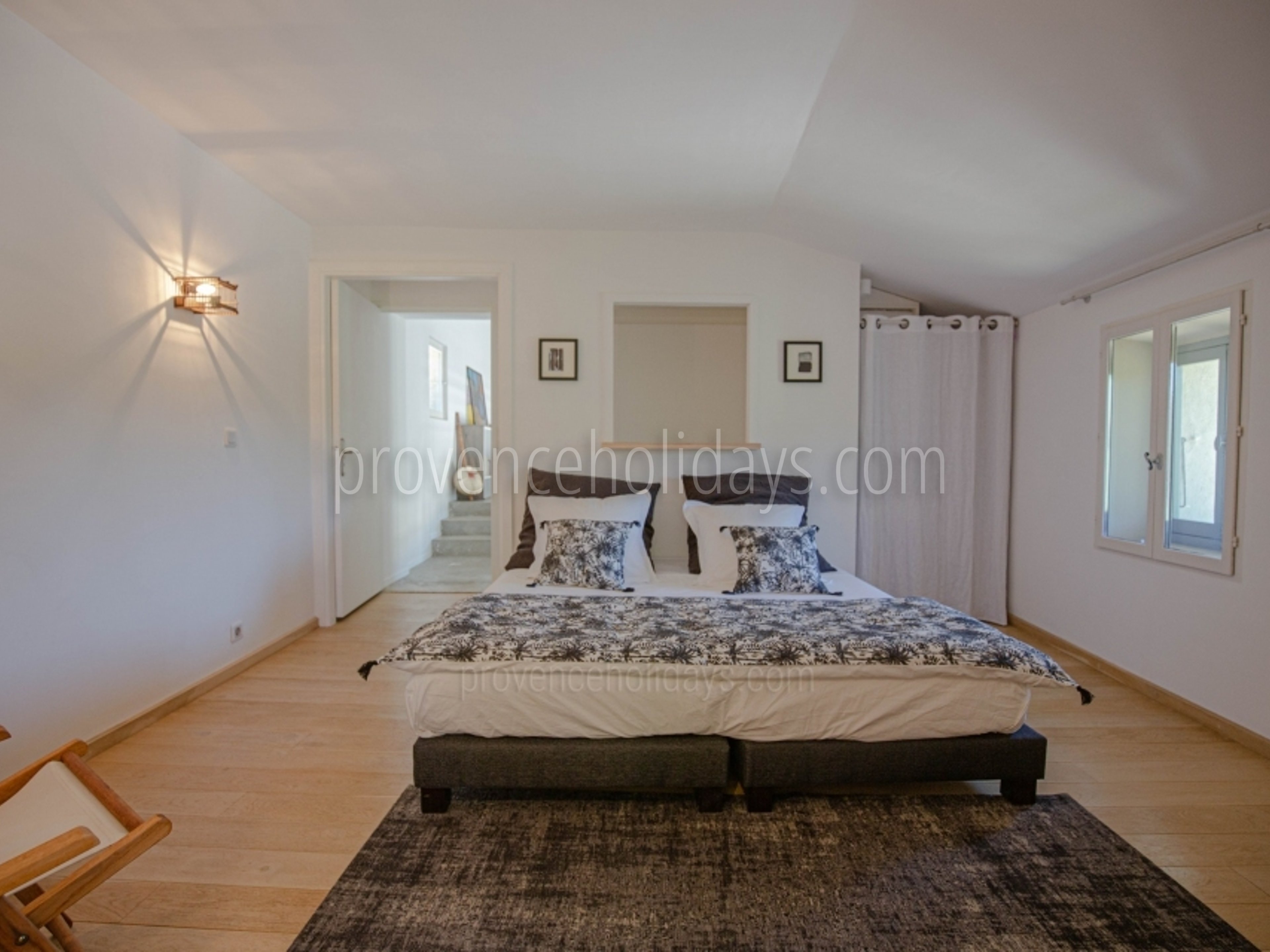30 - Villa Beaumes: Villa: Interior