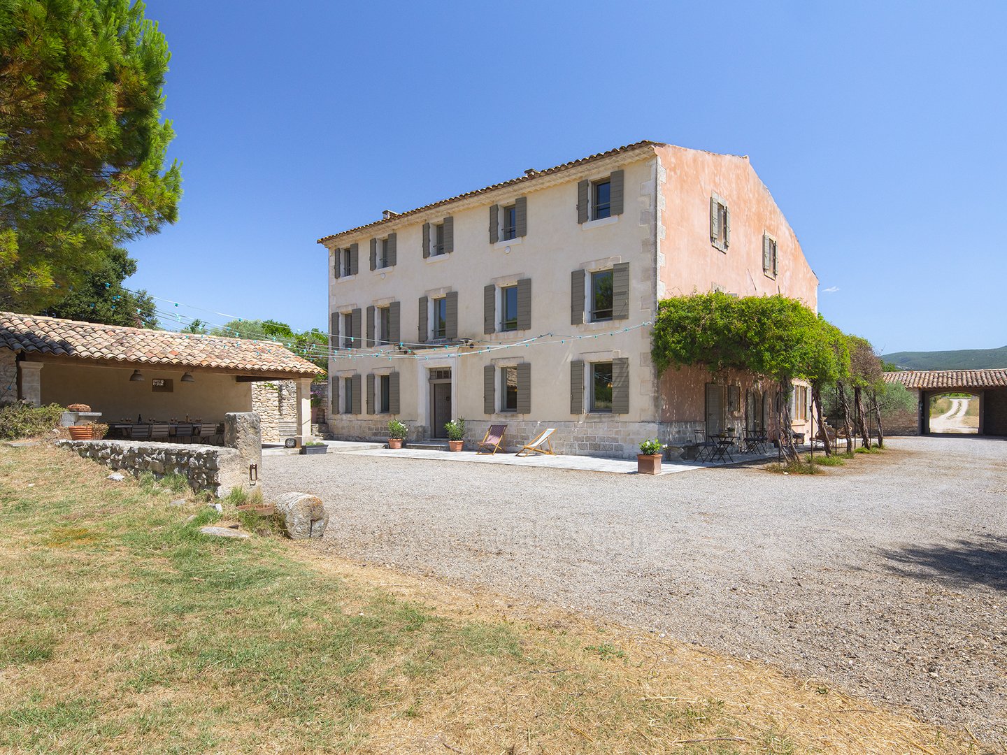 13 - La Petite Bastide des Sources: Villa: Exterior
