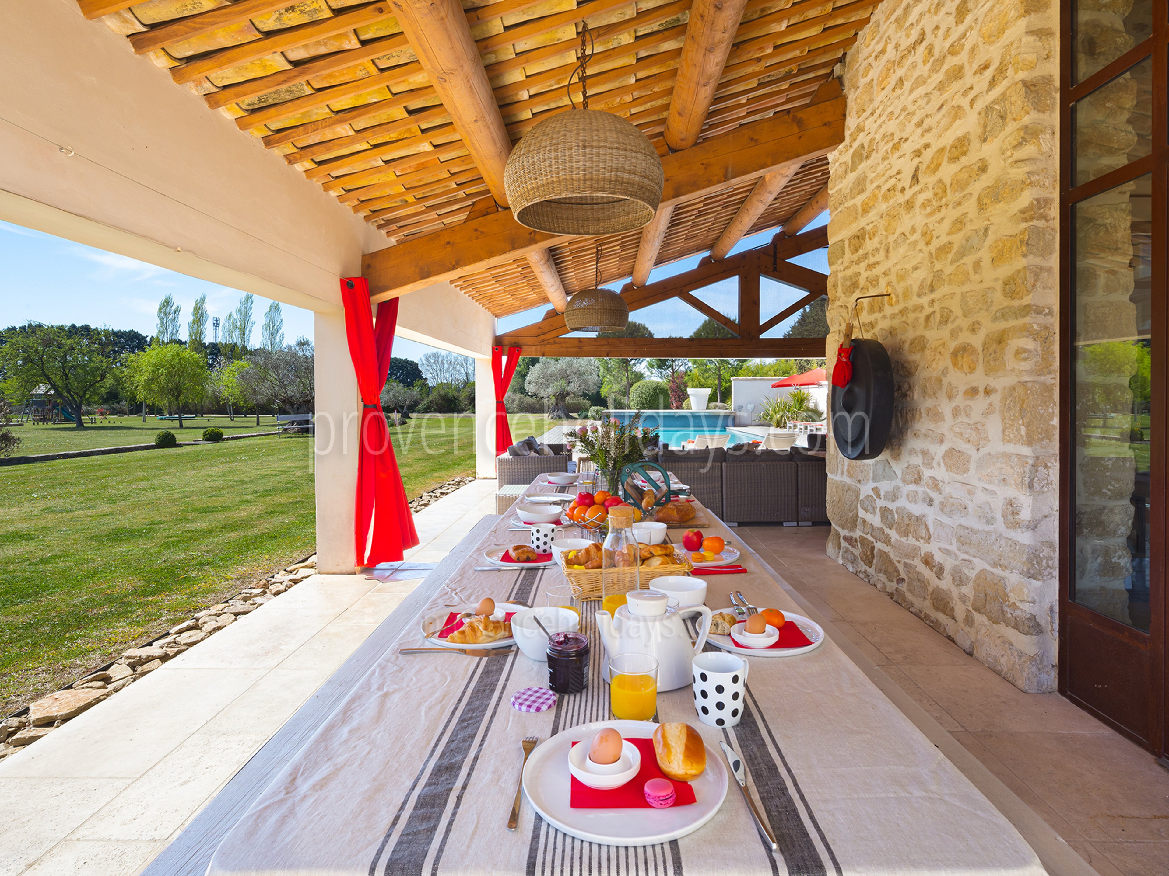7 - Mas des Vignes: Villa: Exterior