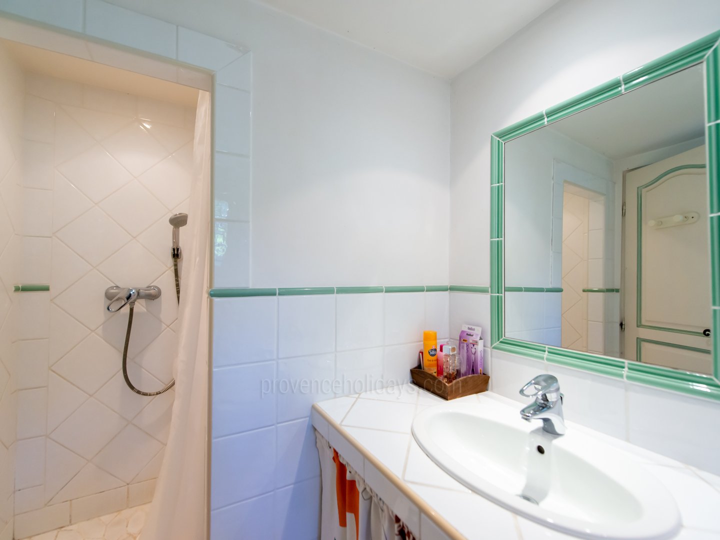 14 - Villa Maures: Villa: Bathroom