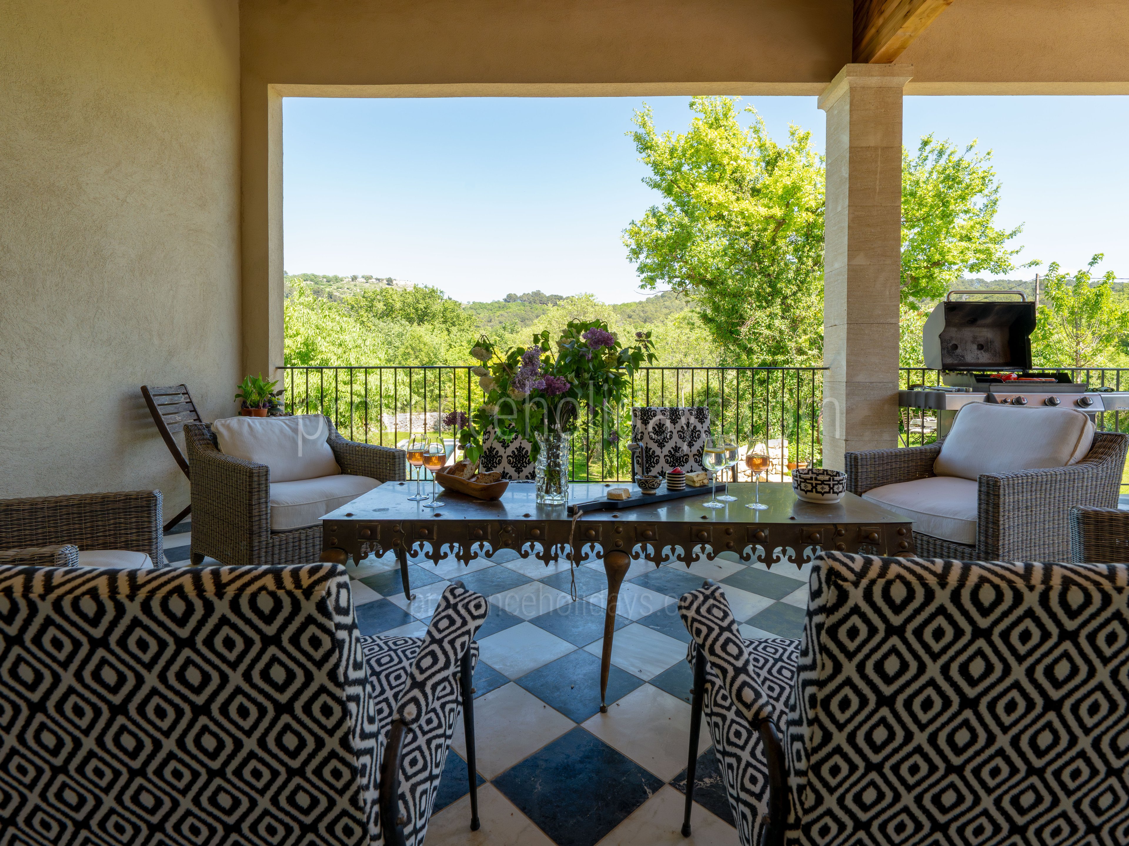 14 - Domaine des Arts: Villa: Exterior