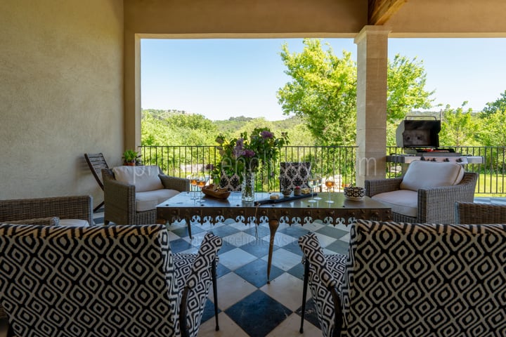 14 - Domaine des Arts: Villa: Exterior