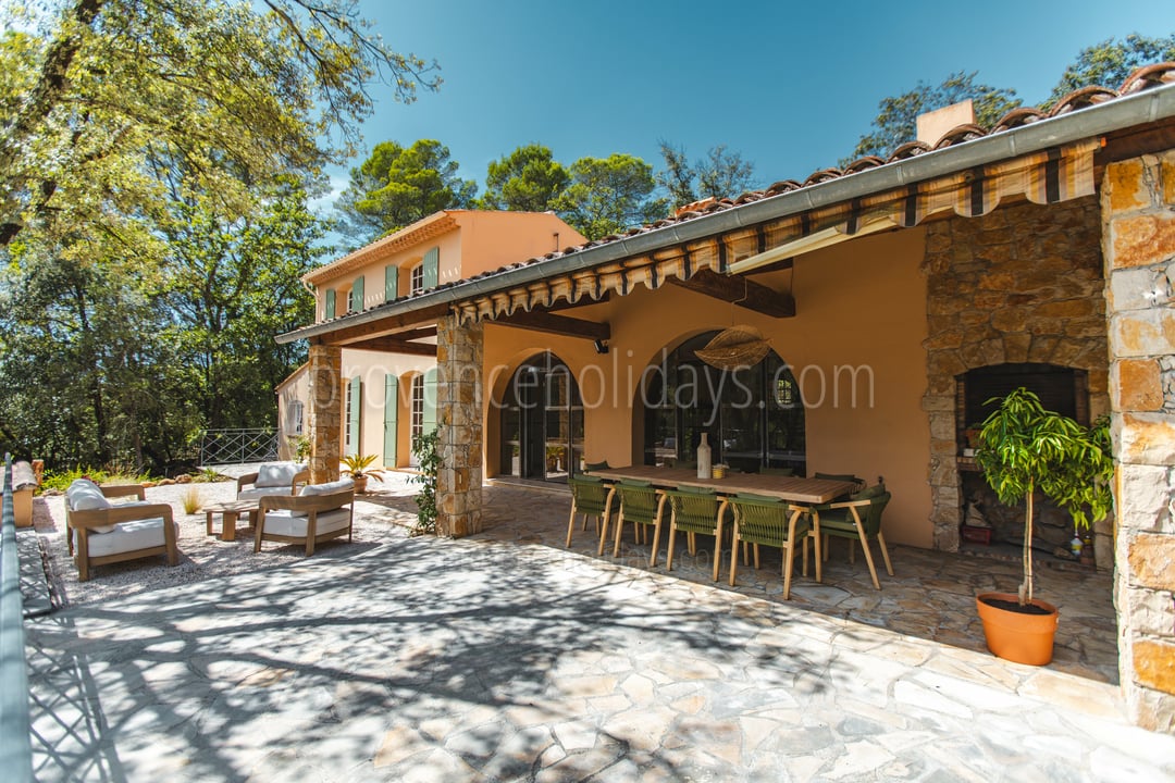 A spacious vacation home in the heart of the Var