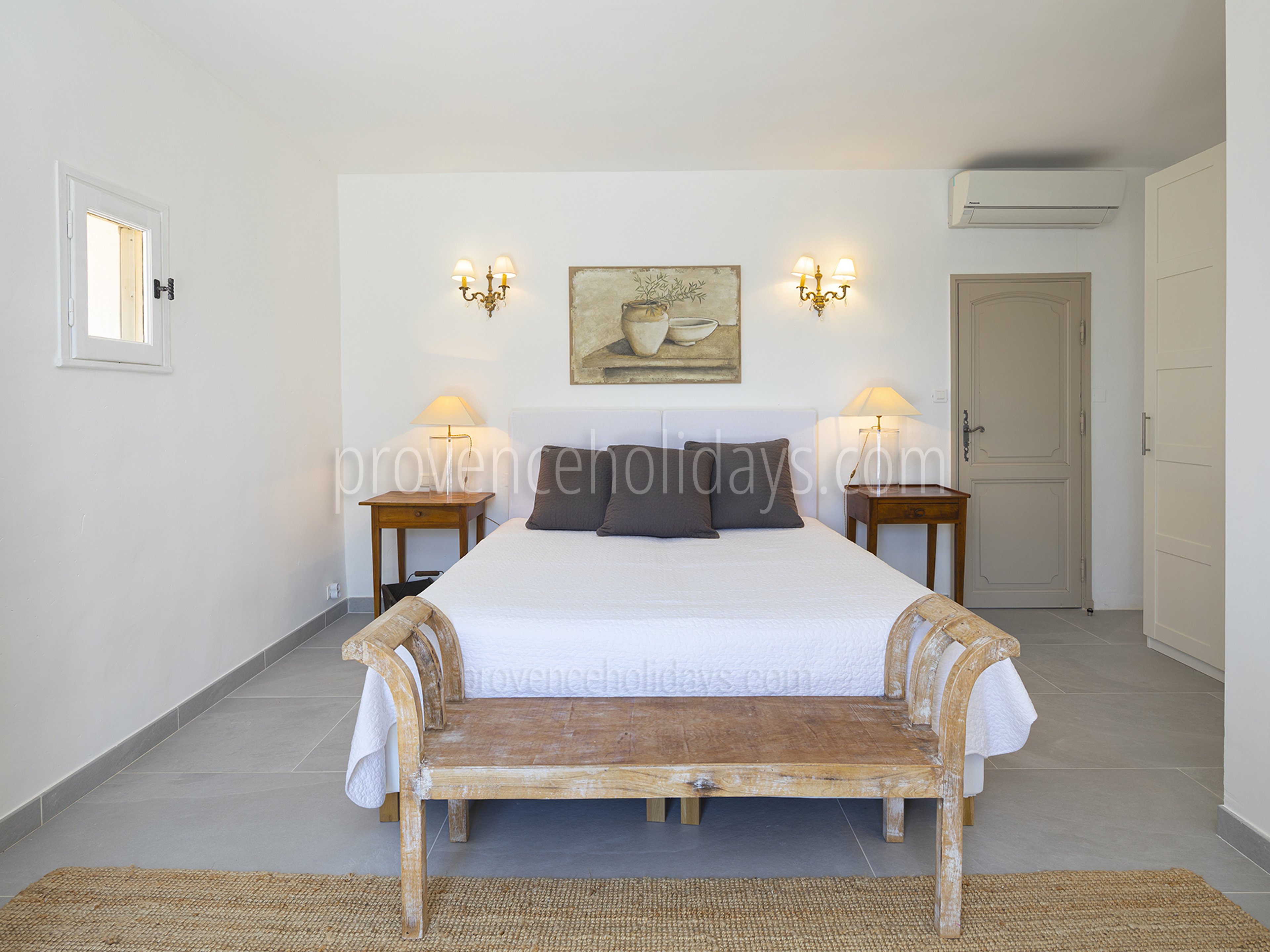 54 - Mas de Gordes: Villa: Bedroom
