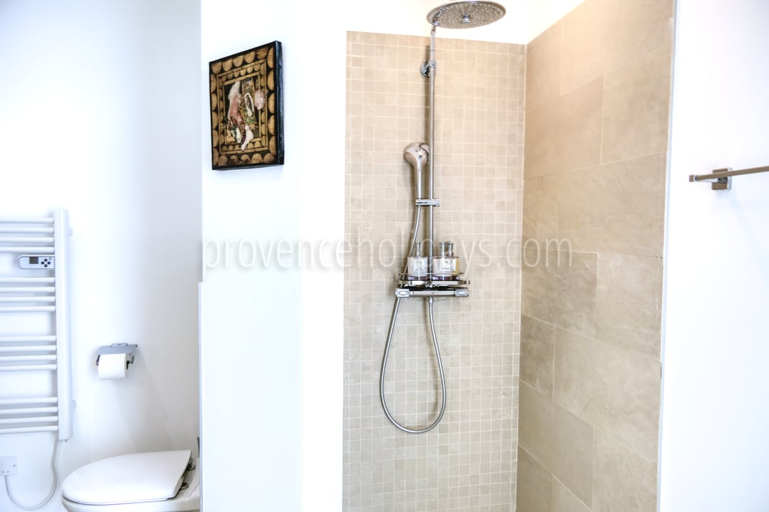 16 - Villa Florensia: Villa: Bathroom