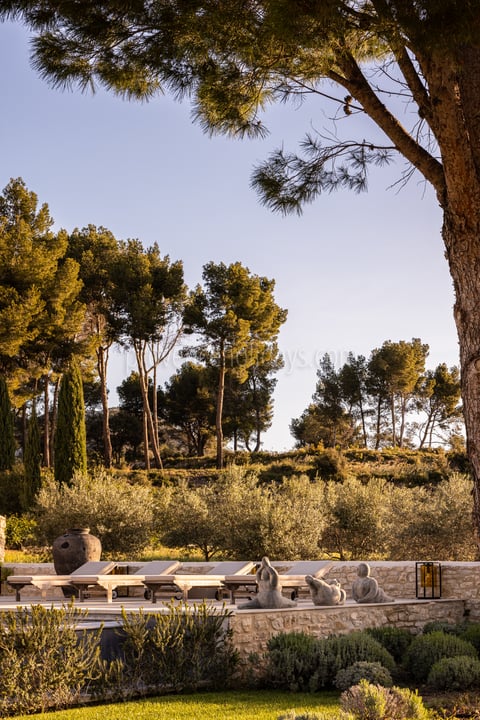 45 - La Bastide de Maussane: Villa: Exterior