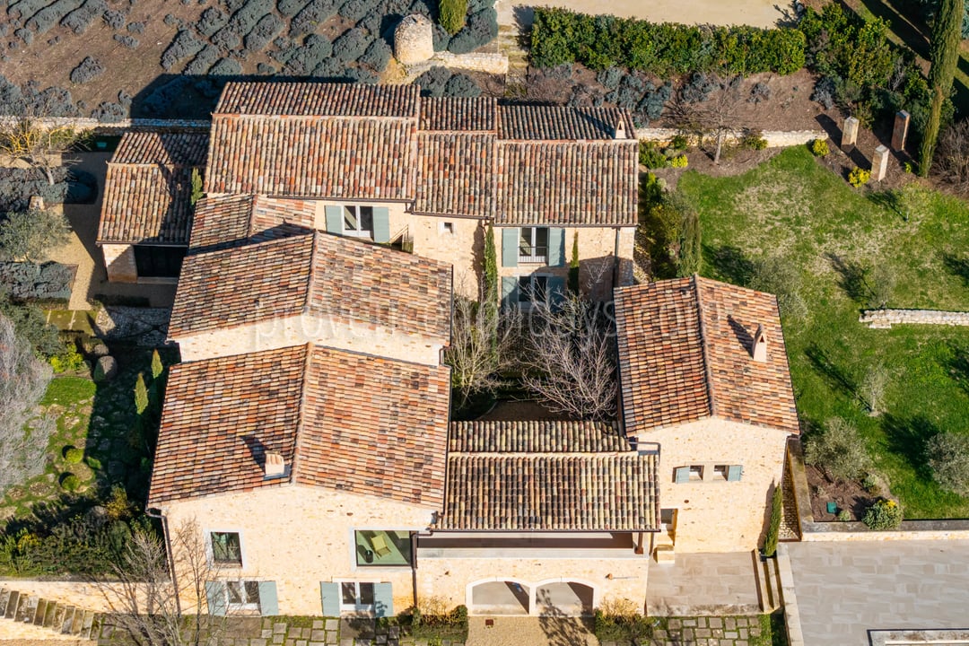 22 - Provençal residence in Bonnieux: Villa: Exterior