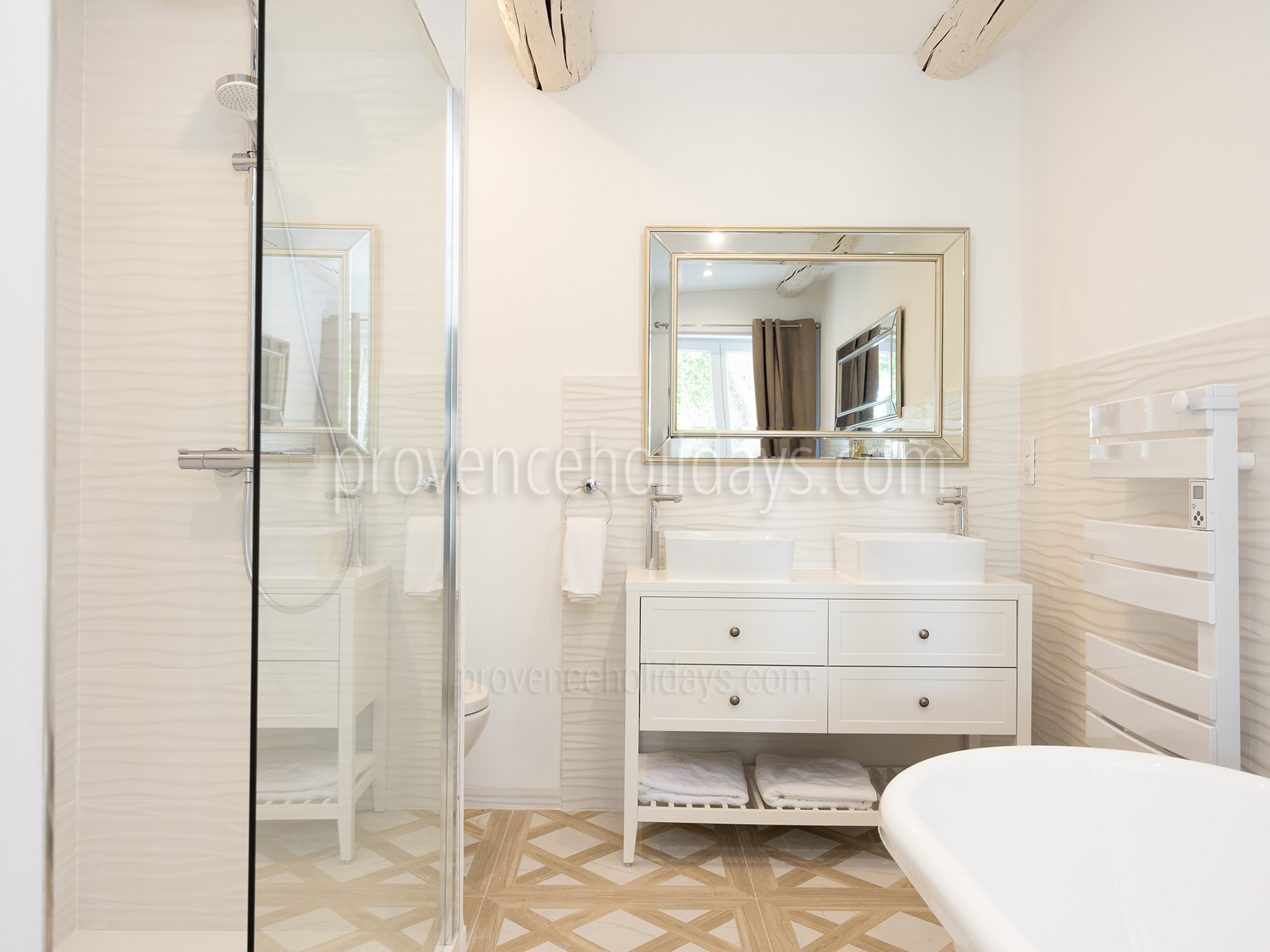 41 - La Bastide Lavande: Villa: Bathroom
