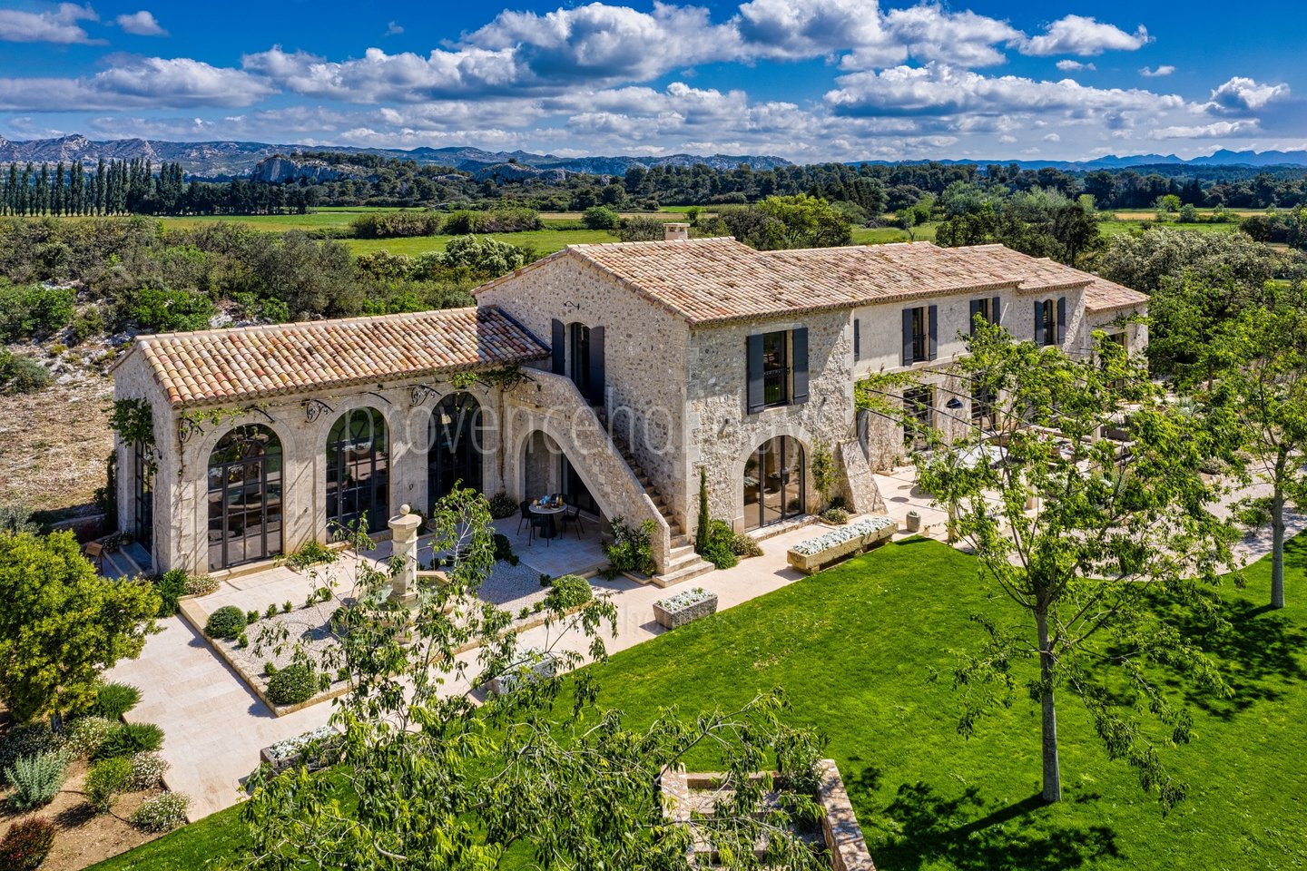 1 - Mas de Pierre: Villa: Exterior