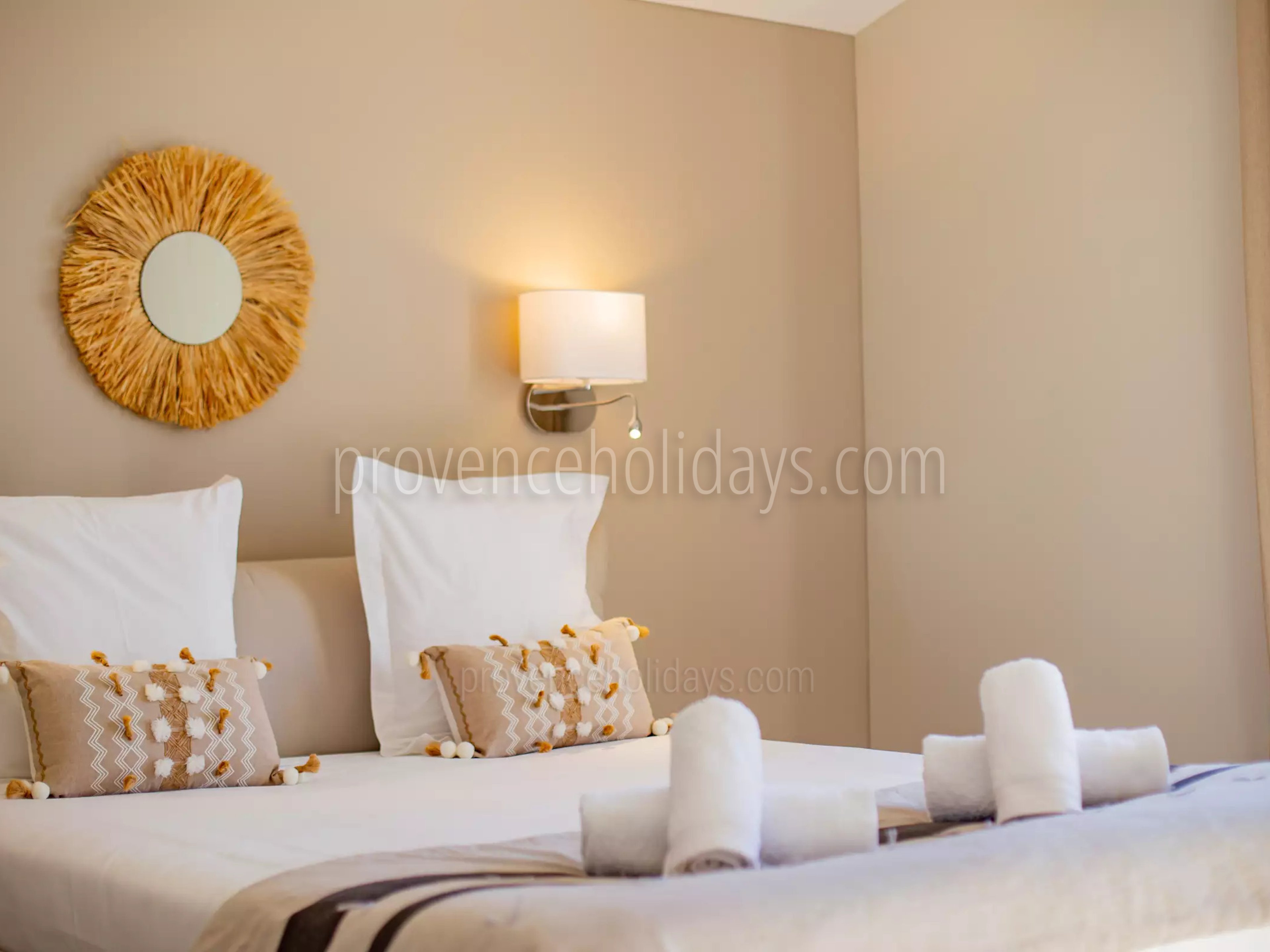 22 - Le Mas des Bories: Villa: Bedroom