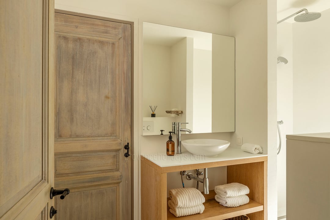 23 - Villa Saint Roch: Villa: Bathroom