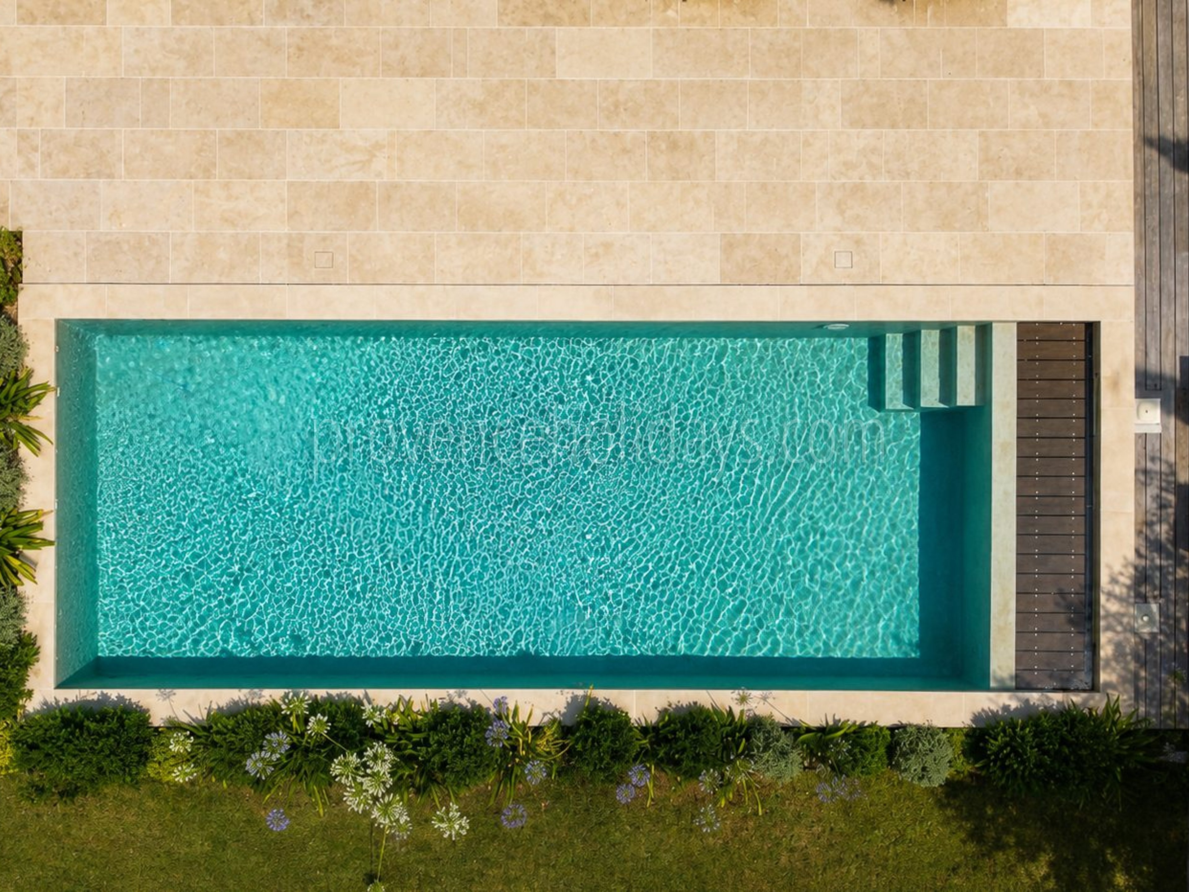 4 - Villa within walking distance of Maussane-les-Alpilles: Villa: Pool