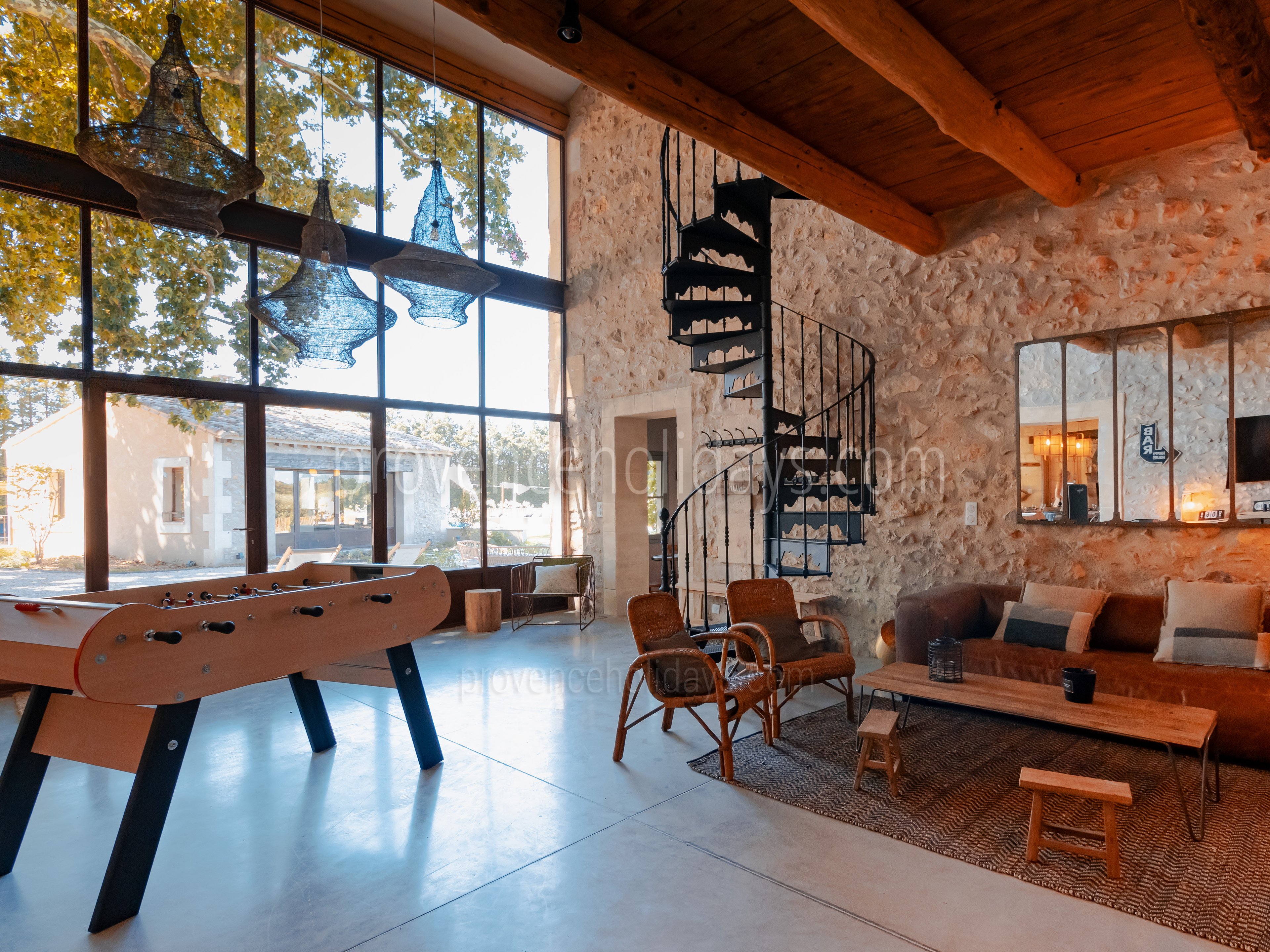 56 - Mas des Pommiers: Villa: Interior