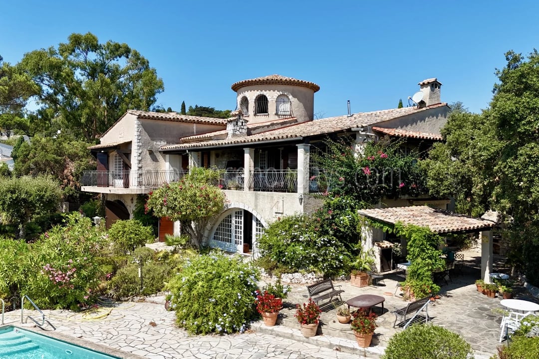 9 - Bastide de caractère à Grimaud: Villa: Exterior