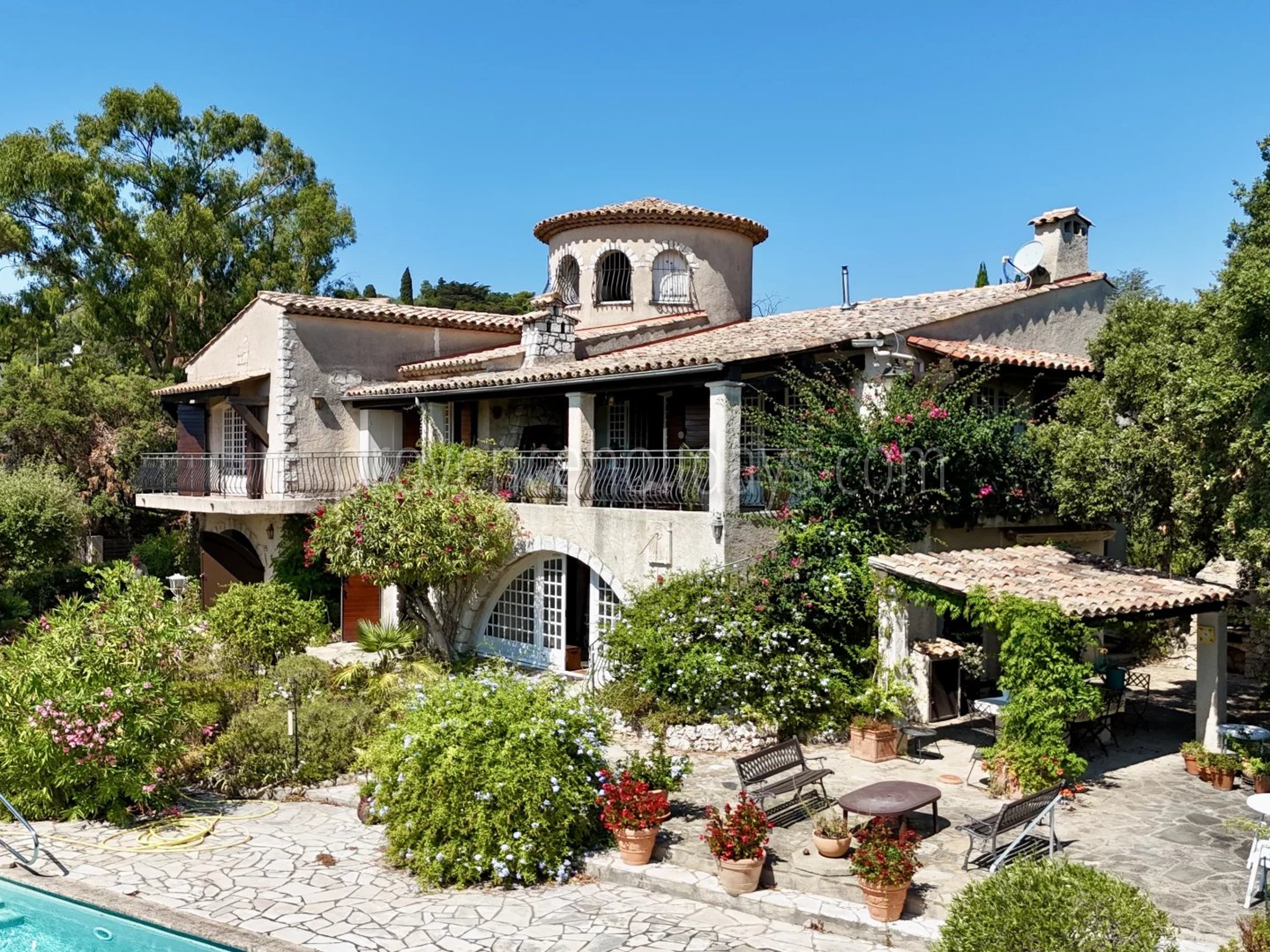 9 - Bastide de caractère à Grimaud: Villa: Exterior