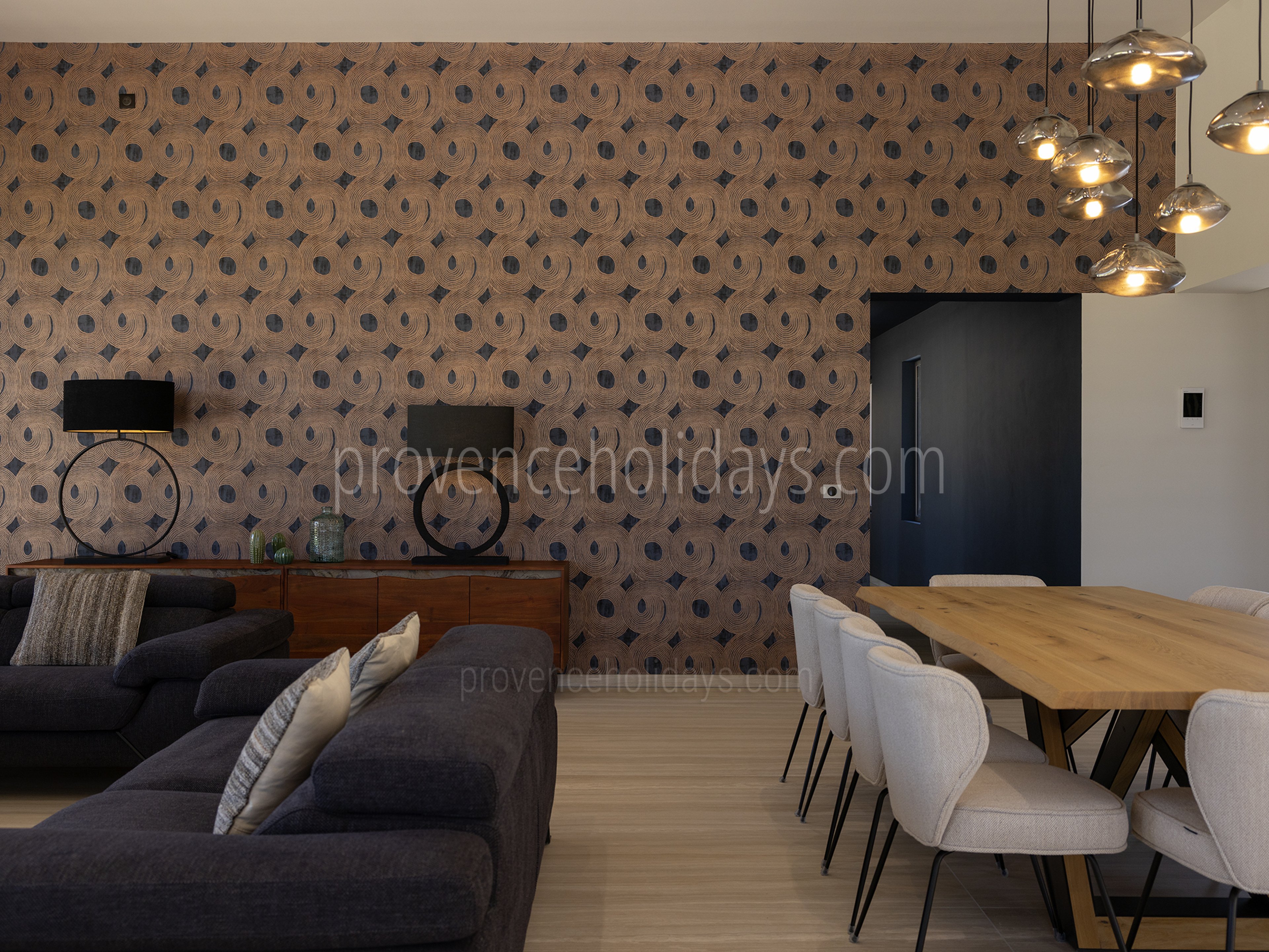21 - Mas Estelle: Villa: Interior