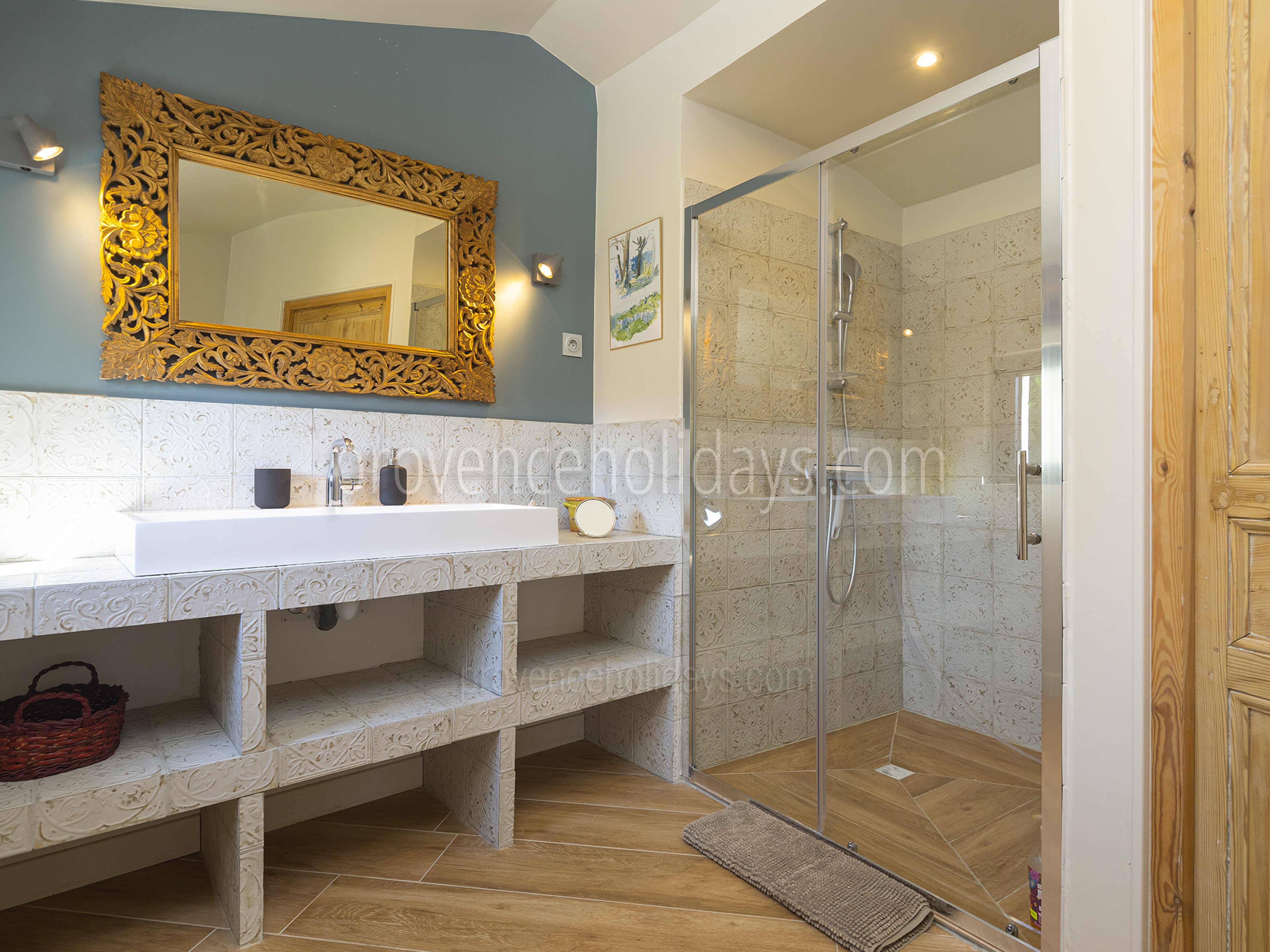 15 - La Villa Gauloise: Villa: Bathroom