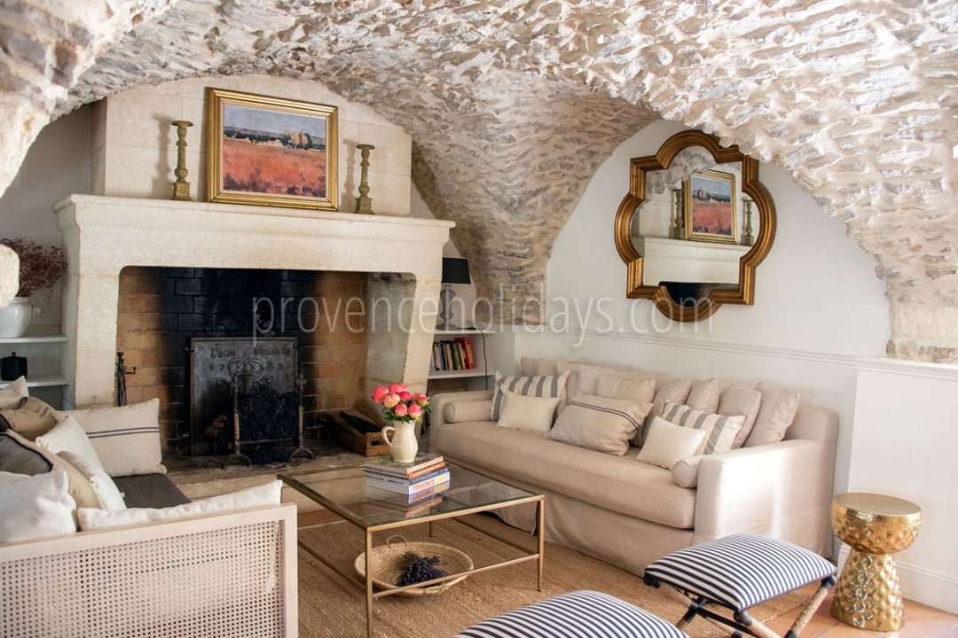 26 - Mas Mouriès: Villa: Interior