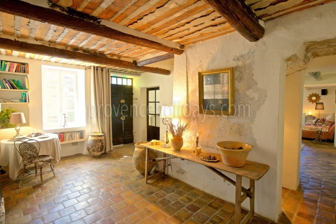27 - Mas des Lavandes: Villa: Interior