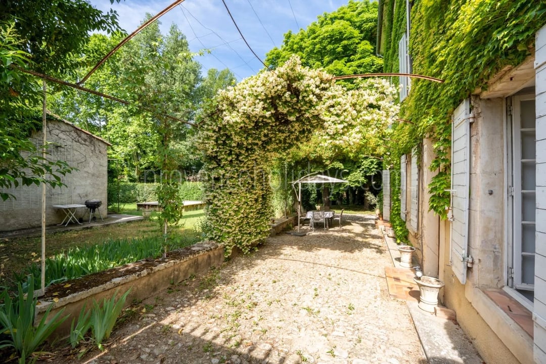 14 - Stone bastide in Ansouis: Villa: Exterior