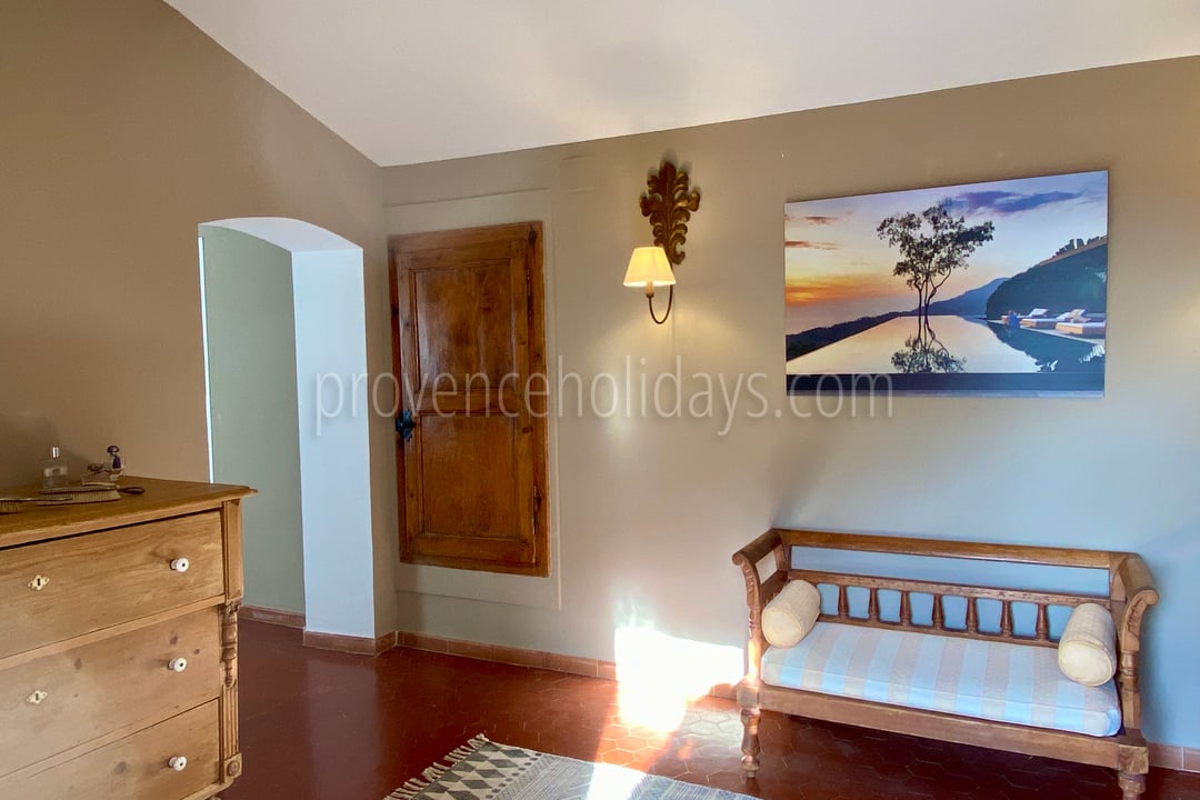 16 - Bastide Shalimar: Villa: Interior