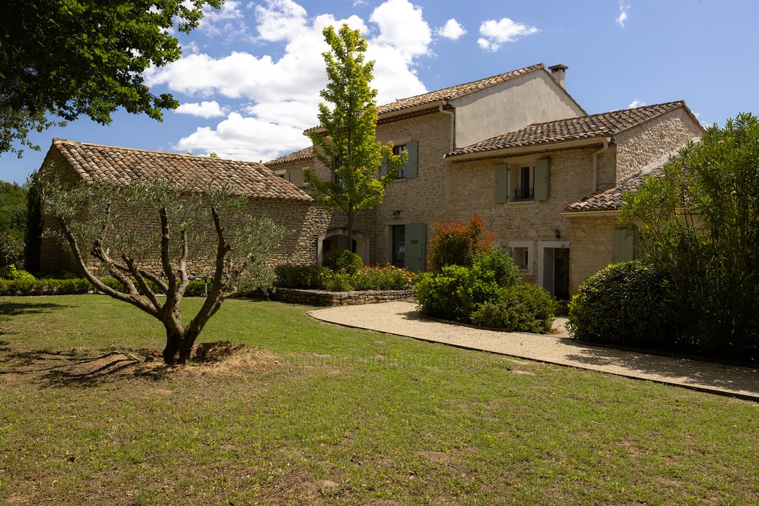 45 - Mas du Carlet: Villa: Exterior