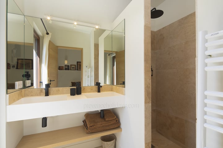 29 - Le Clos du Figuier: Villa: Bathroom