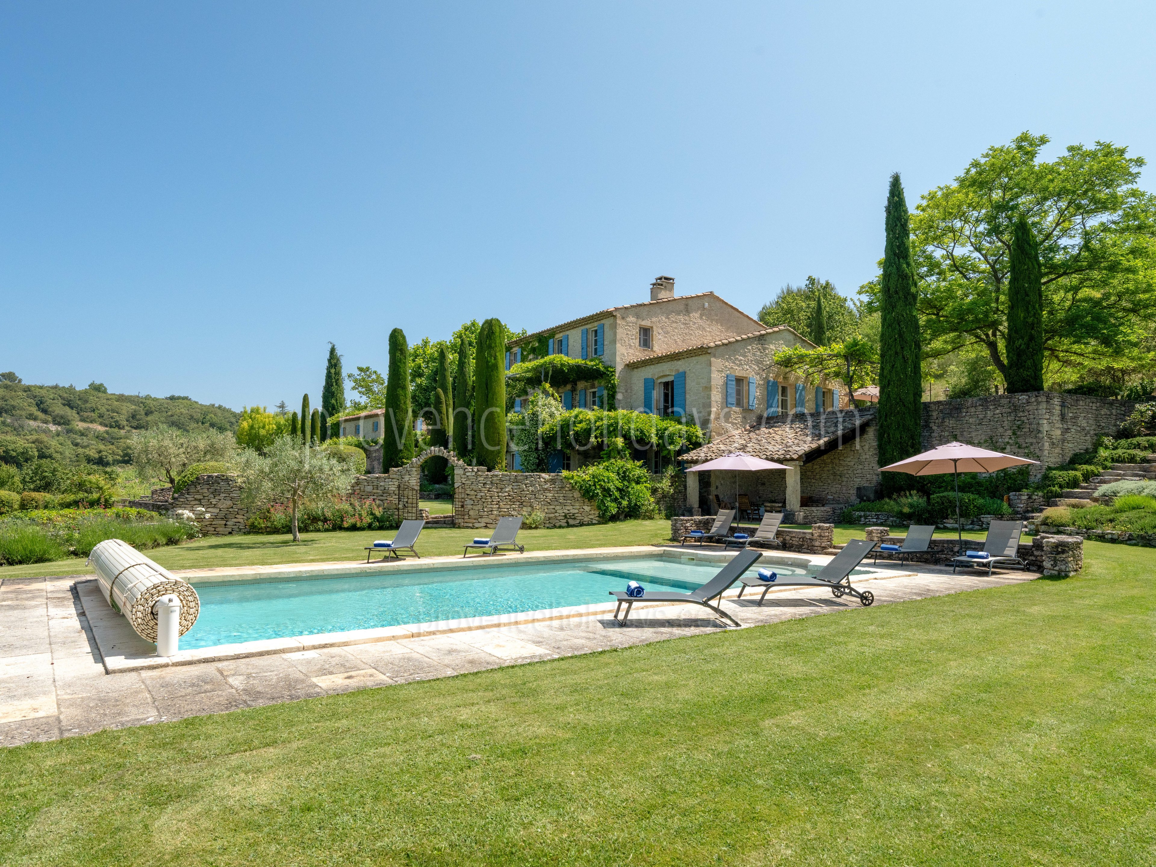 43 - Le Mas de Bonnieux: Villa: Exterior