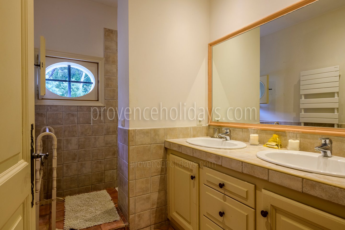 24 - Le Mas des Roses: Villa: Bathroom