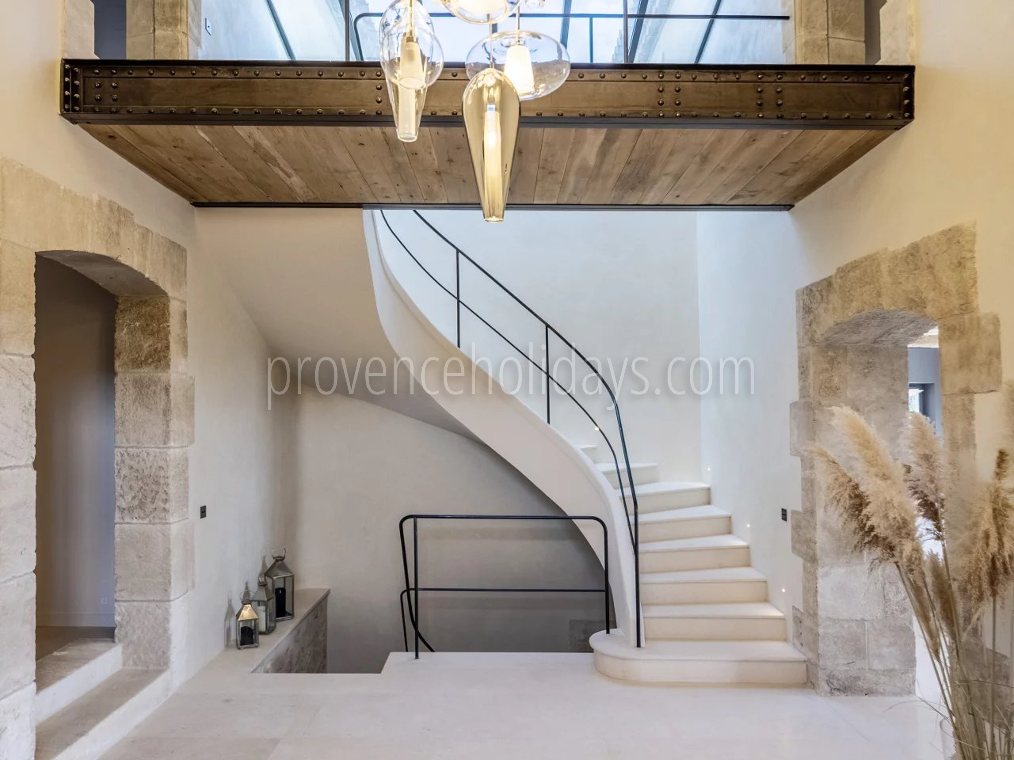 53 - Le Loup des Alpilles: Villa: Interior