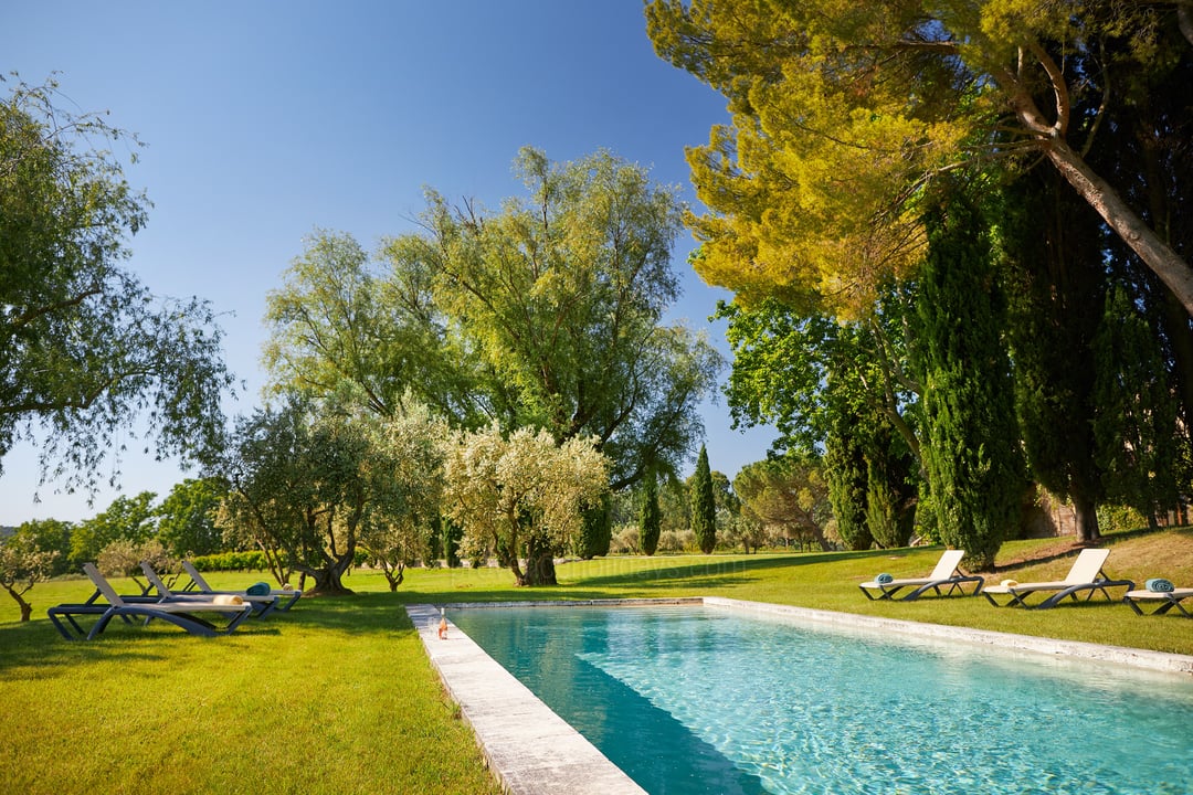 17 - Bastide de Luberon: Villa: Pool