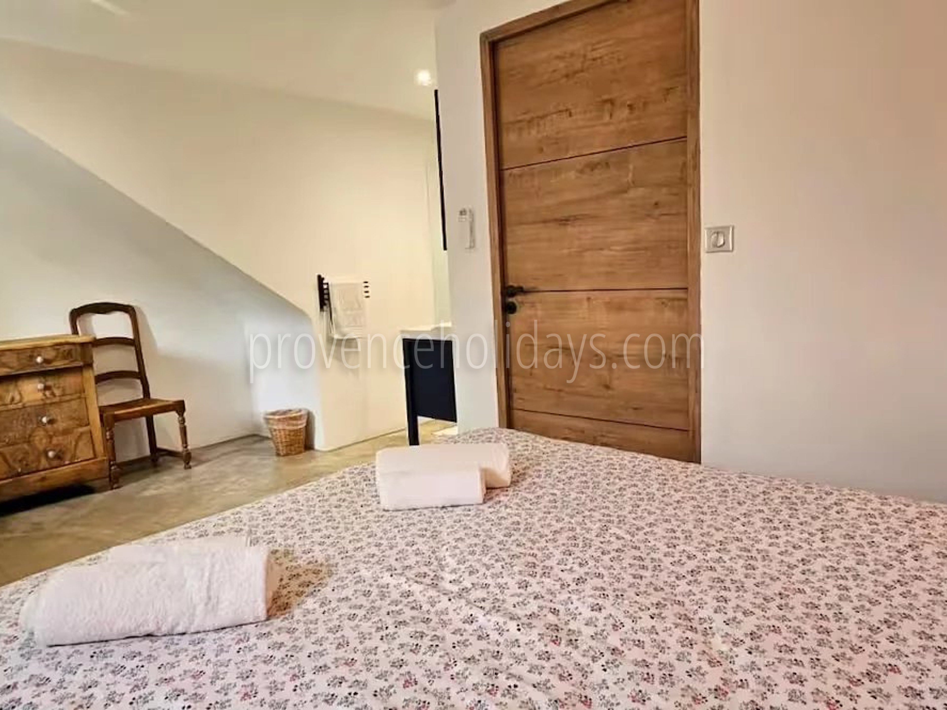 22 - Mas with pool in Bonnieux: Villa: Bedroom