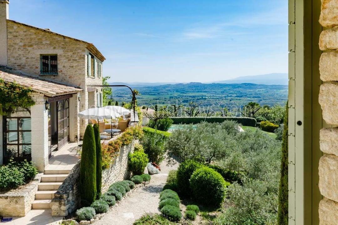 19 - Le Mas de Gordes: Villa: Exterior
