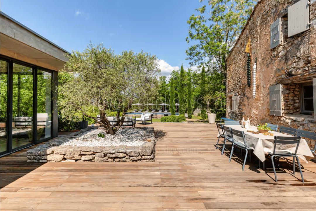 6 - Les Vues du Luberon: Villa: Exterior