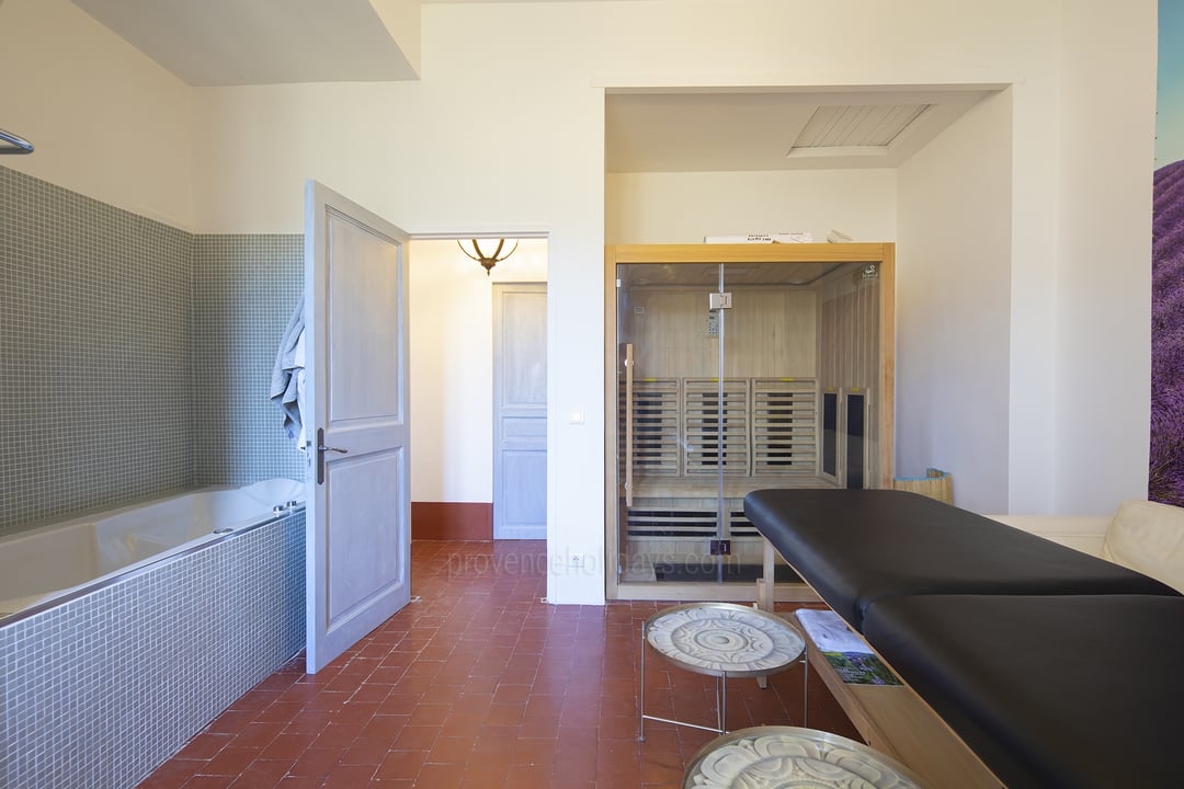 45 - Bastide de Goult: Villa: Interior