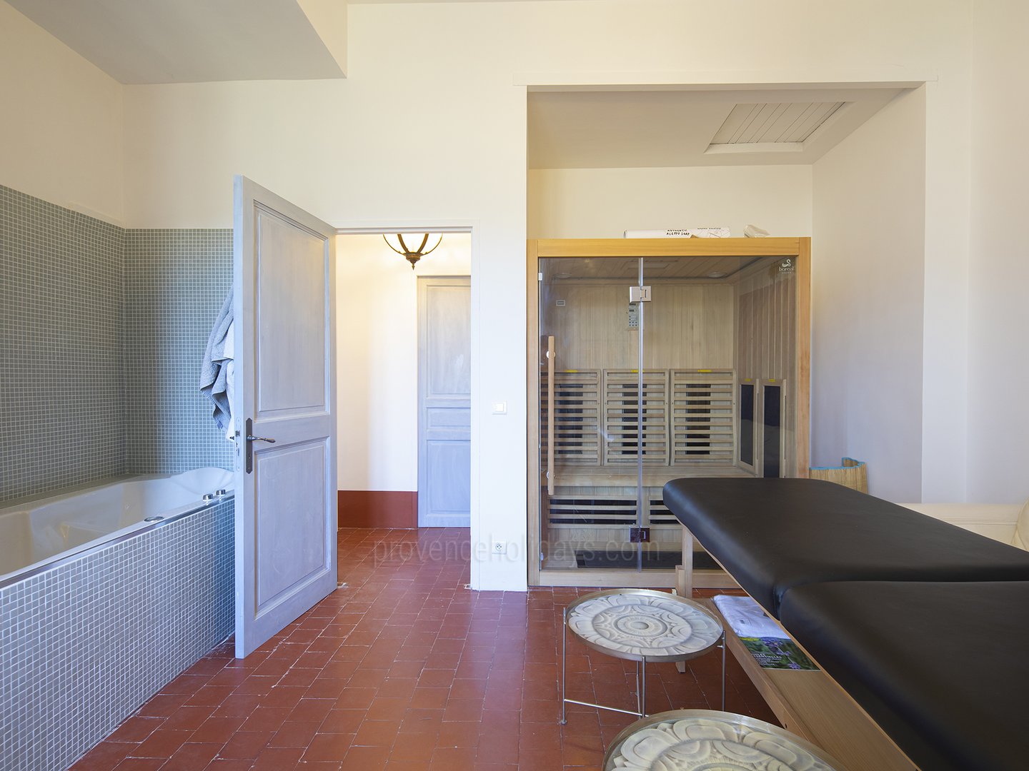 45 - Bastide de Goult: Villa: Interior