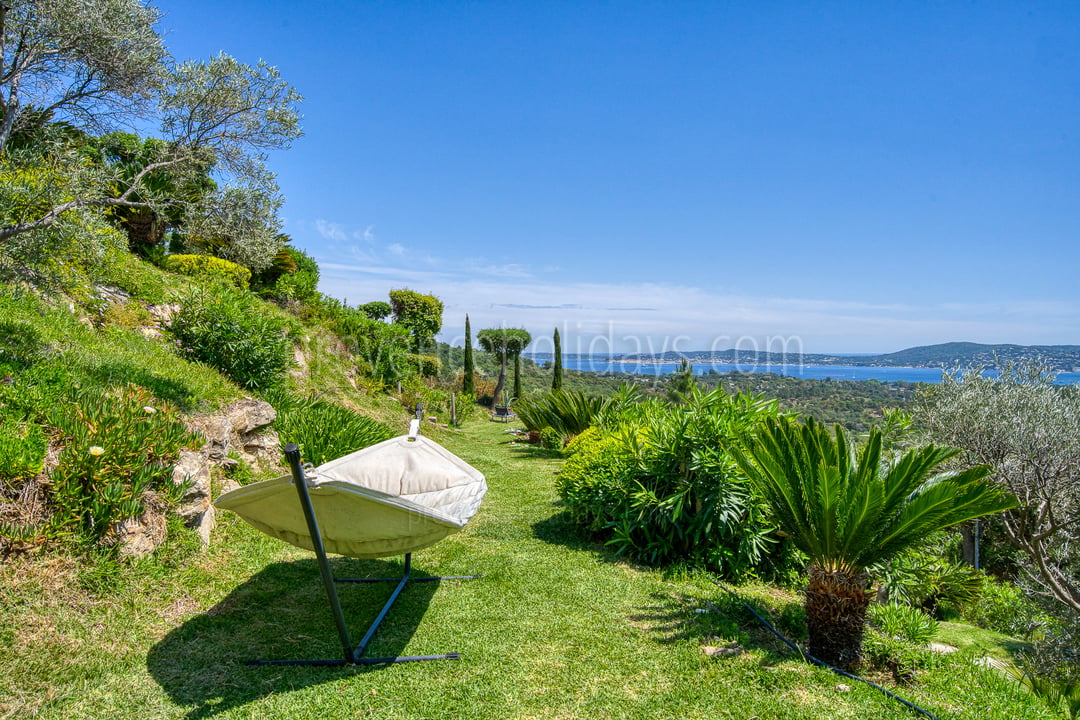 24 - Mistral Serene: Villa: Exterior