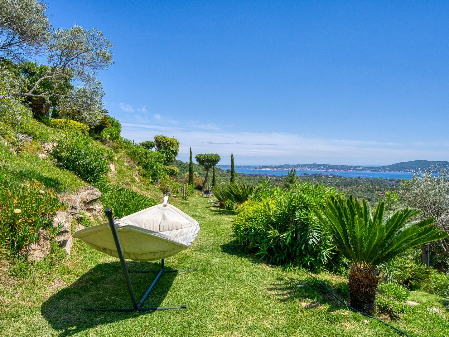 24 - Mistral Serene: Villa: Exterior