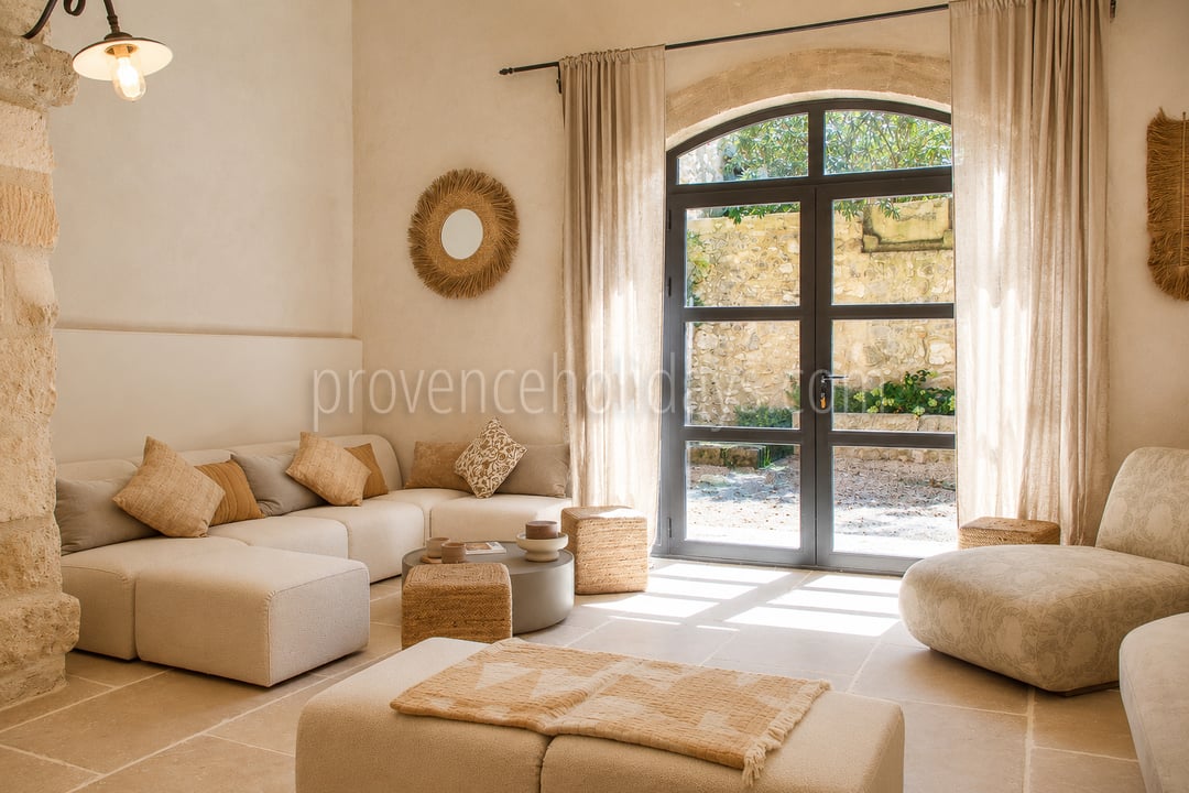 36 - Mas rénové à pied d\'Eygalières: Villa: Interior