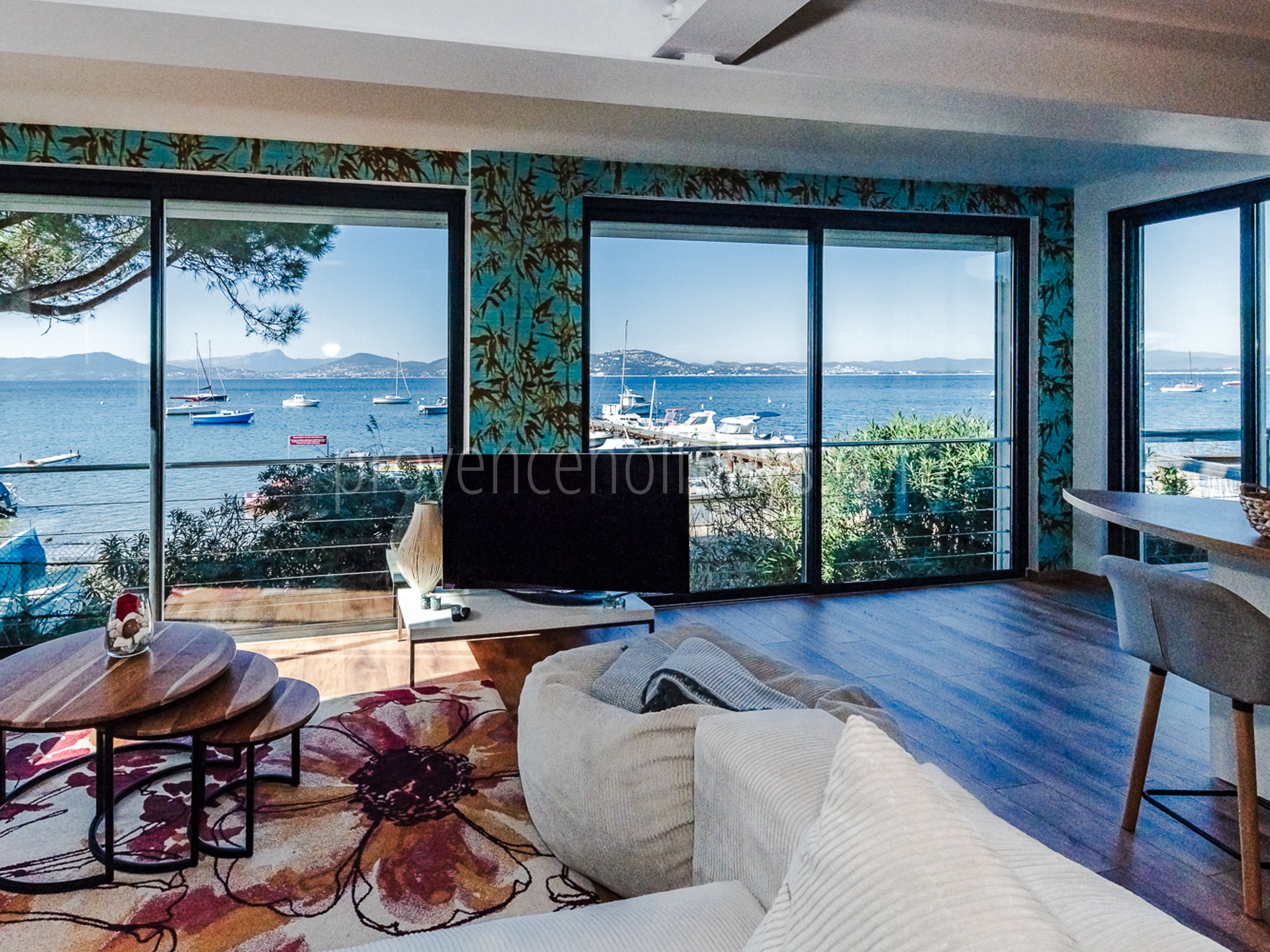 16 - Villa Les Pieds Dans L\'eau: Villa: Interior