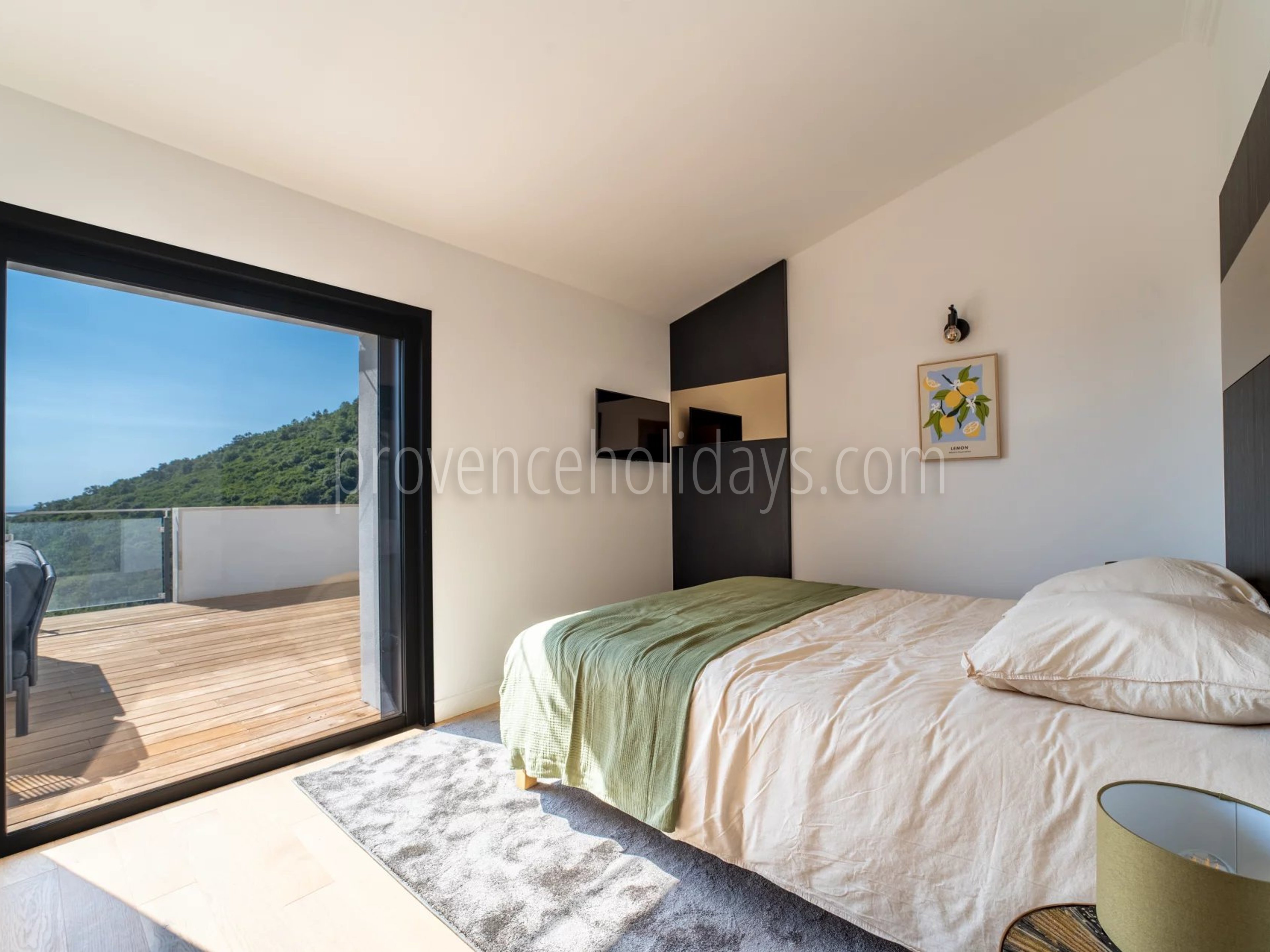 16 - Hedendaagse villa in Cavalaire-sur-Mer: Villa: Bedroom