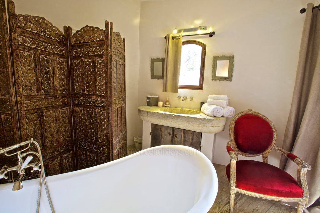 57 - Villa du Soleil: Villa: Bathroom