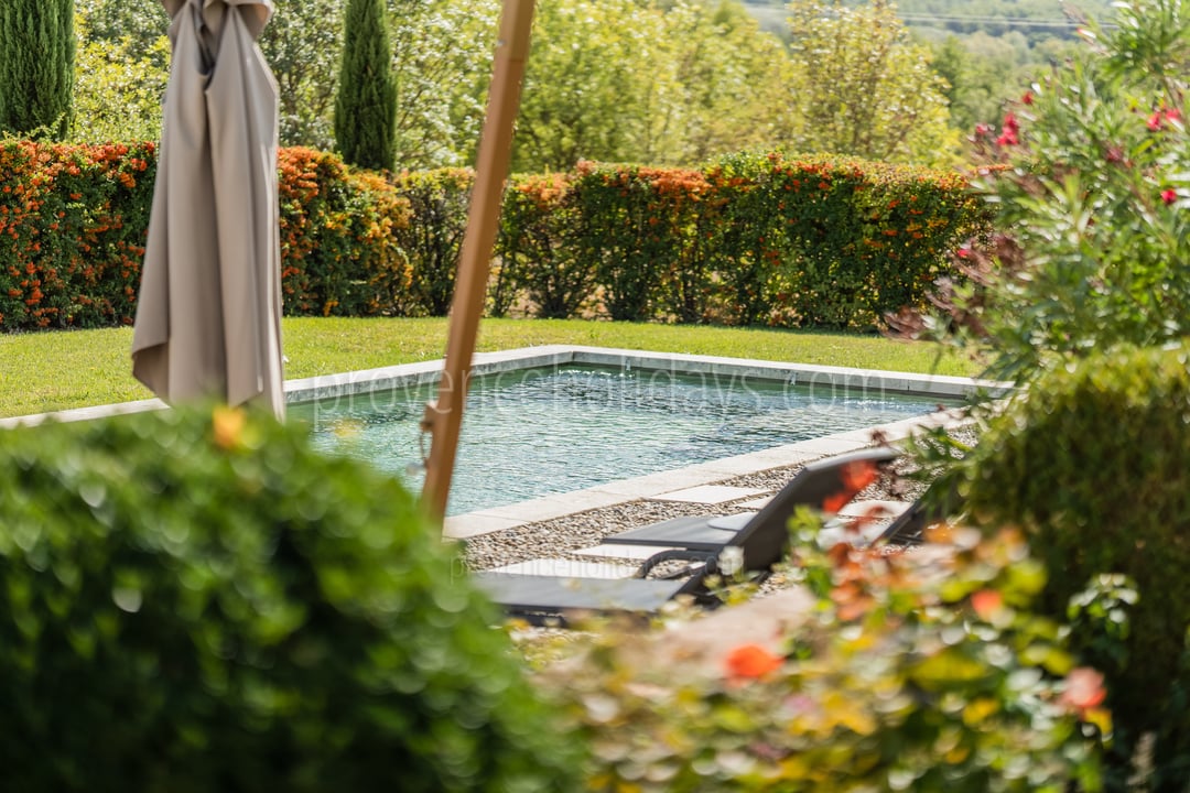 27 - Mas des Barbiers: Villa: Exterior