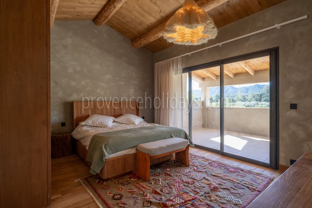 9 - Les Jardins des Alpilles: Villa: Bedroom