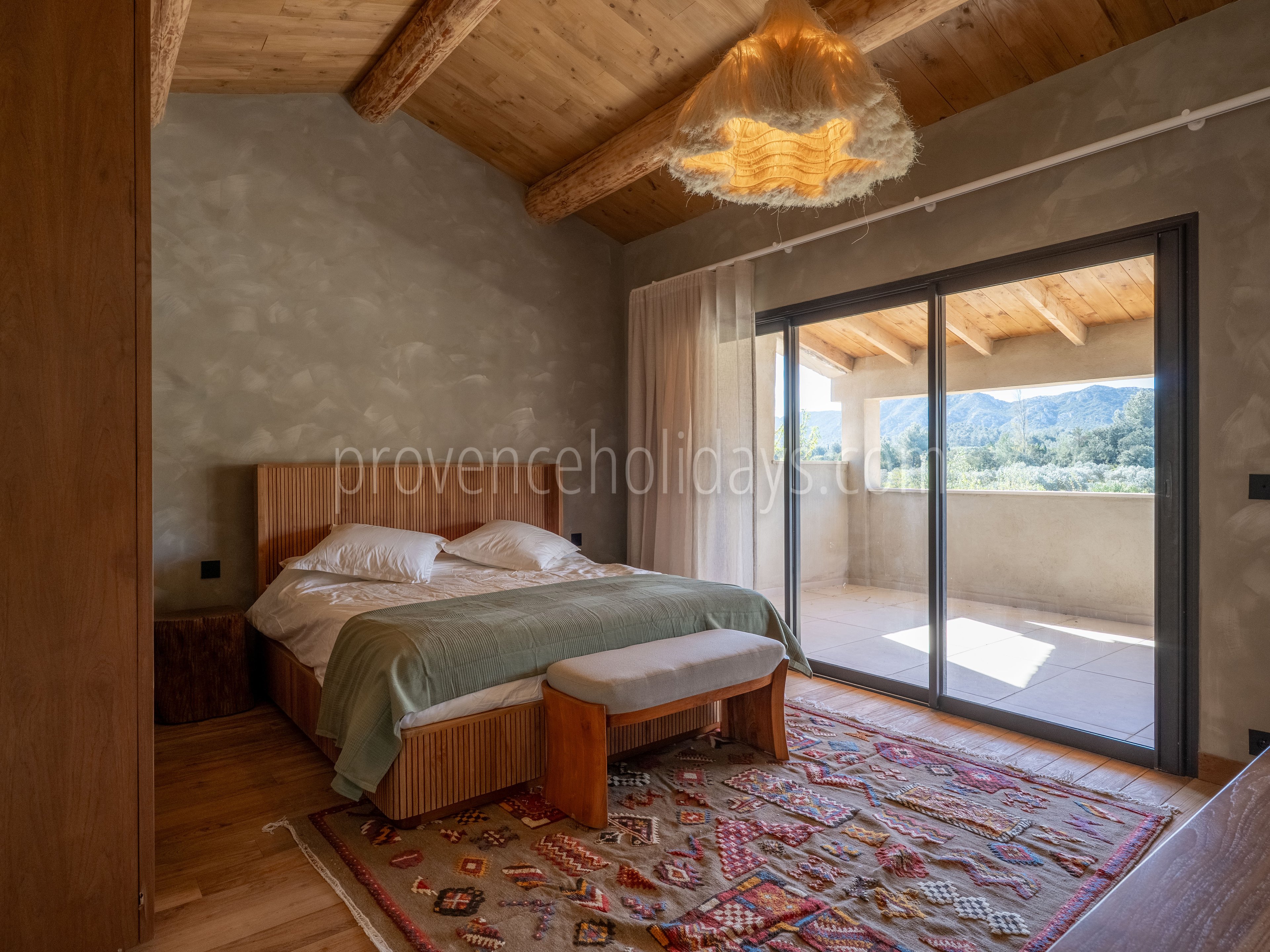 9 - Les Jardins des Alpilles: Villa: Bedroom